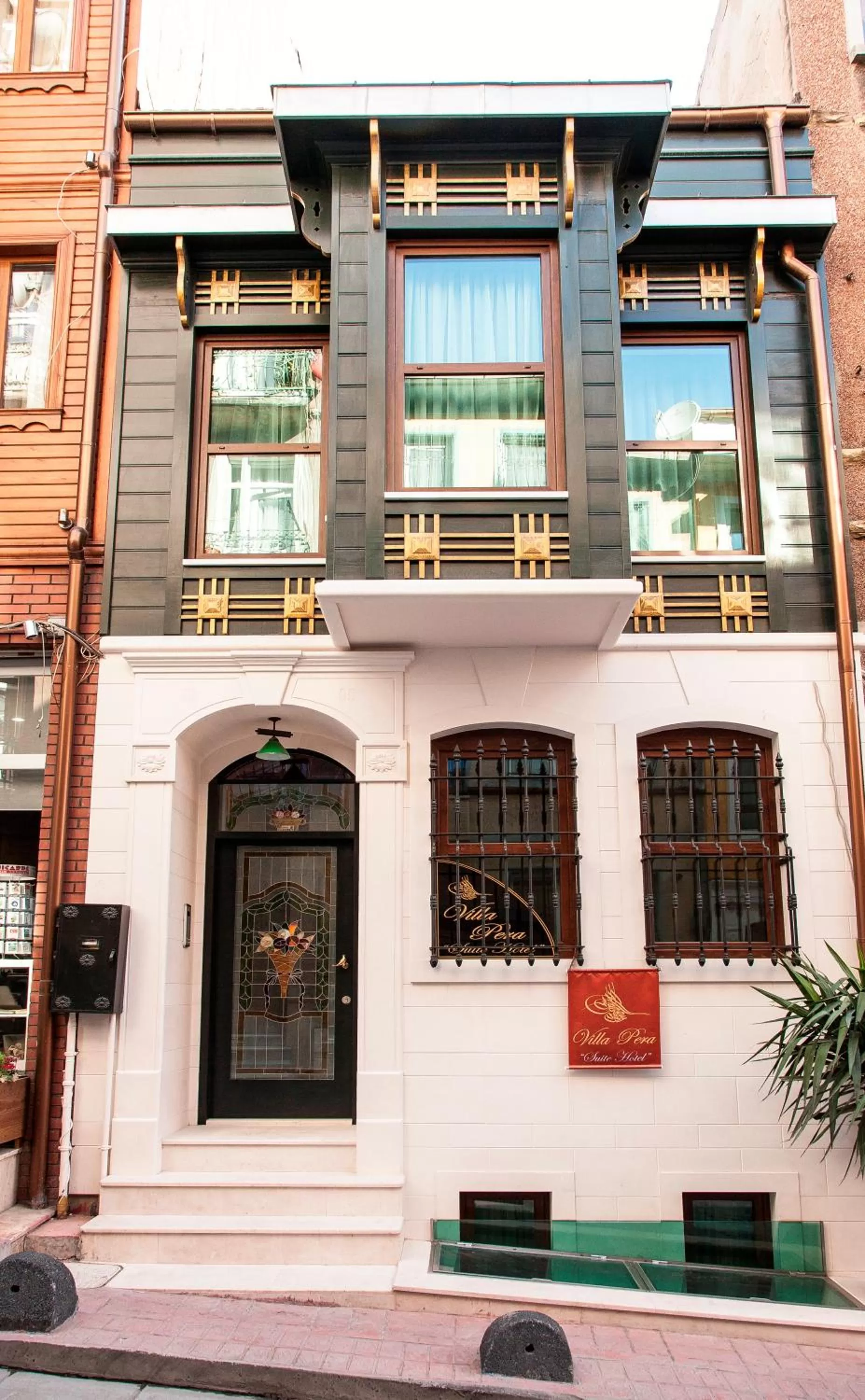 Facade/entrance in Villa Pera Suite Hotel
