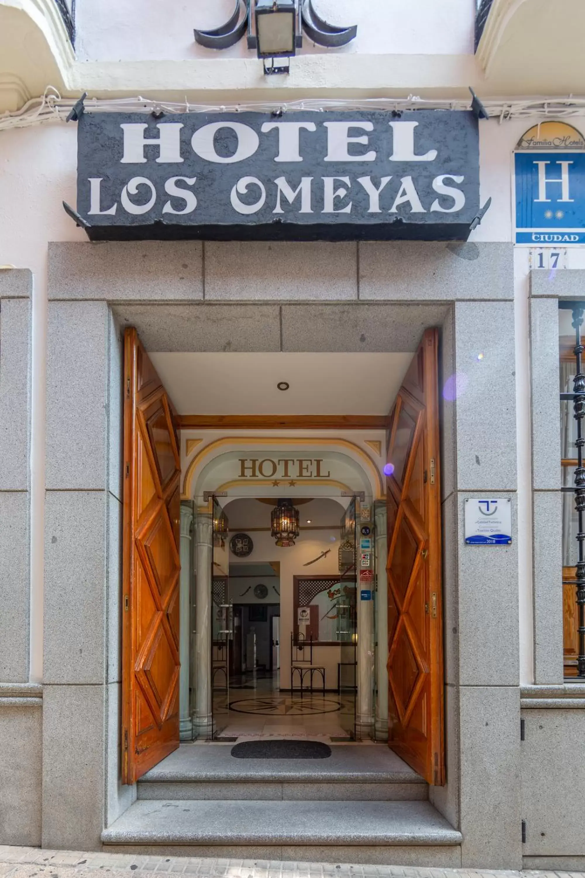 Property Logo/Sign in Los Omeyas Hotel