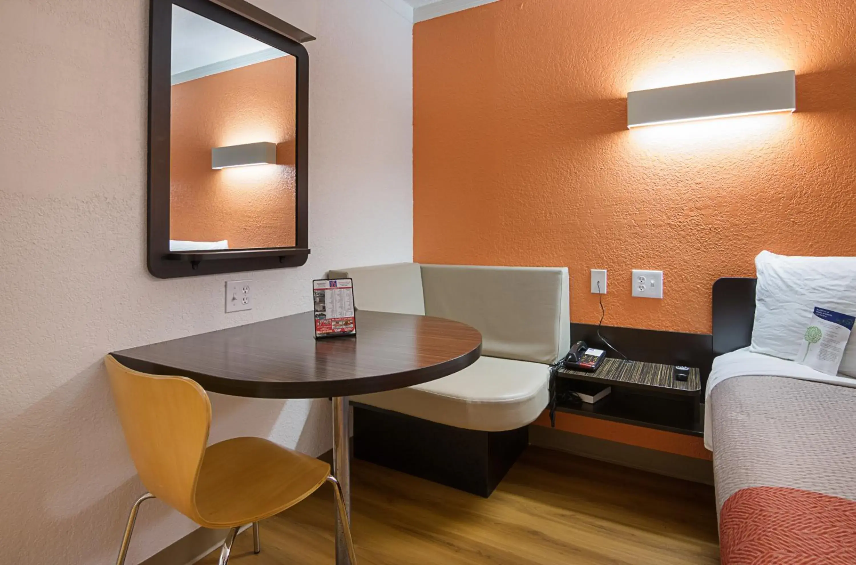 Bedroom, Bed in Motel 6-Tampa, FL - Fairgrounds Bedroom, Bed in Motel 6-Tampa, FL - Fairgrounds