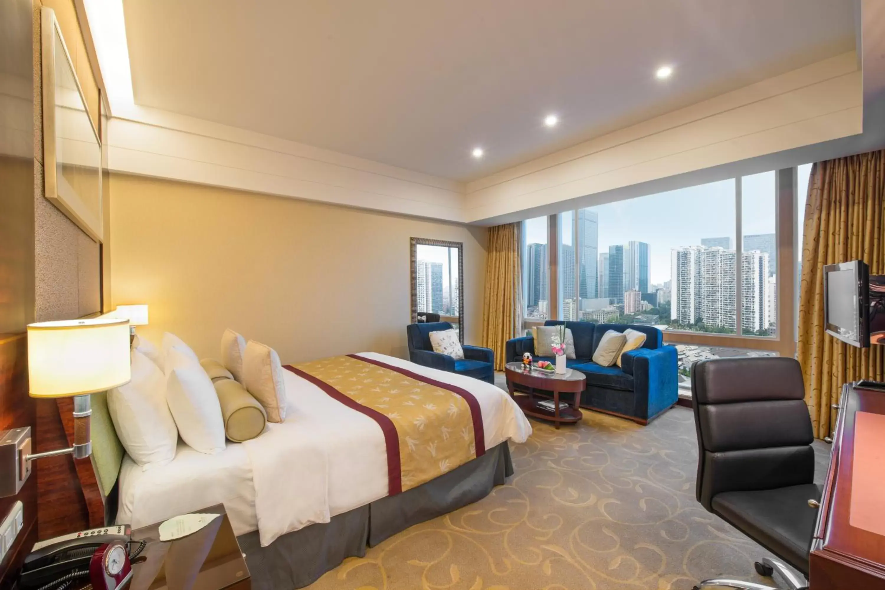Bed in Shangri-La Chengdu