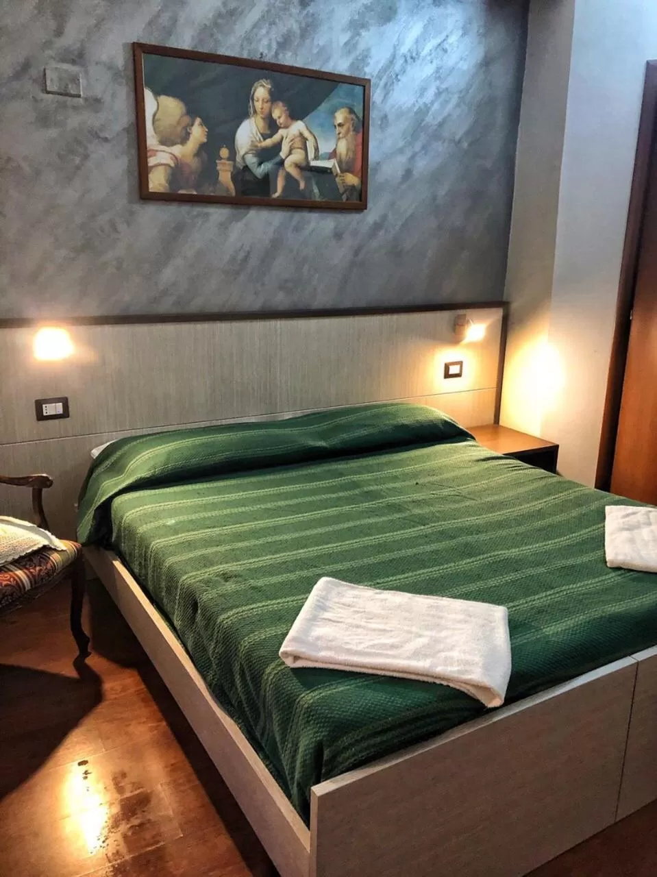 Bedroom, Bed in Populus