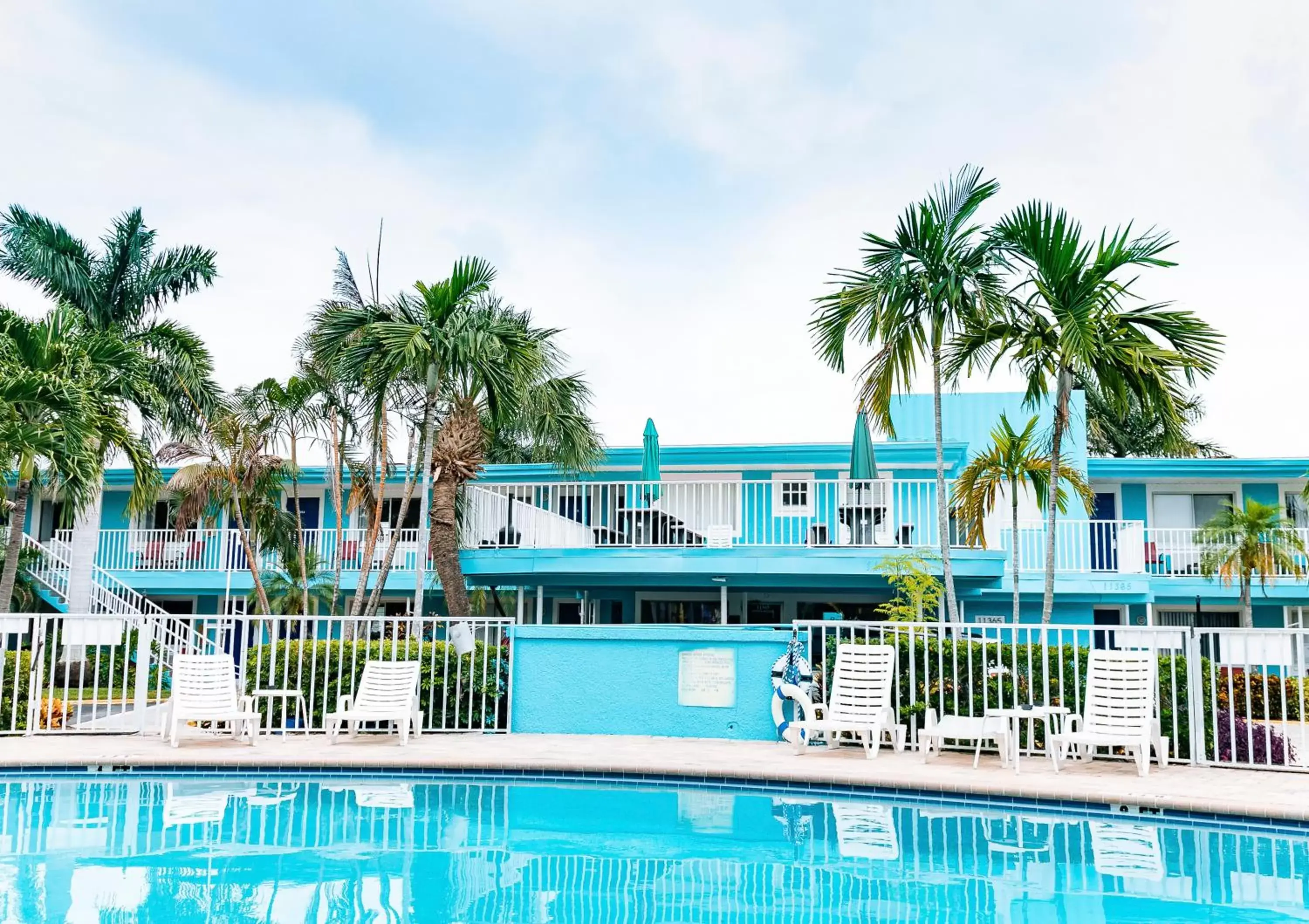 Swimming Pool in Bayside Inn and Marina