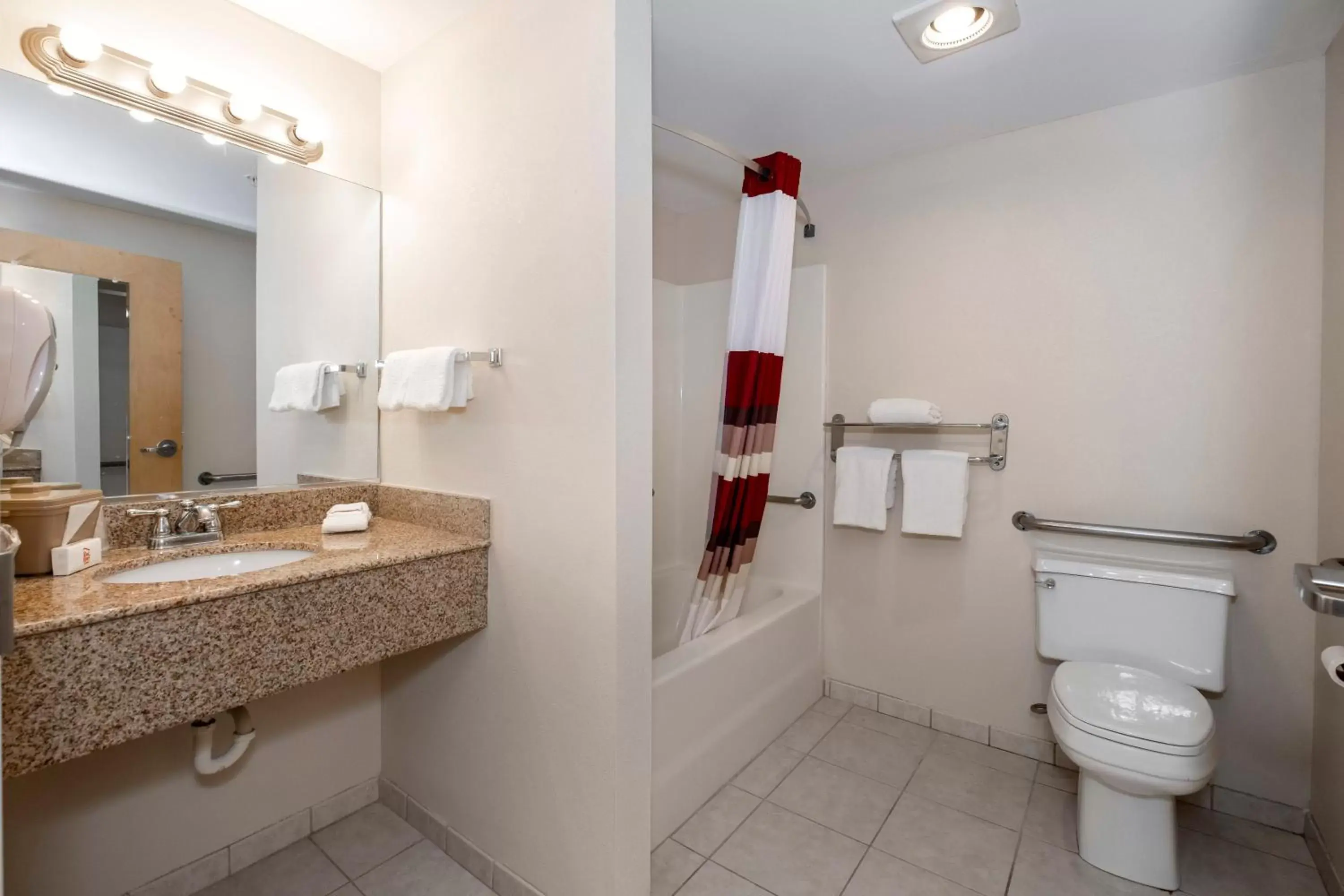 Bathroom in Red Roof Inn Clifton Park