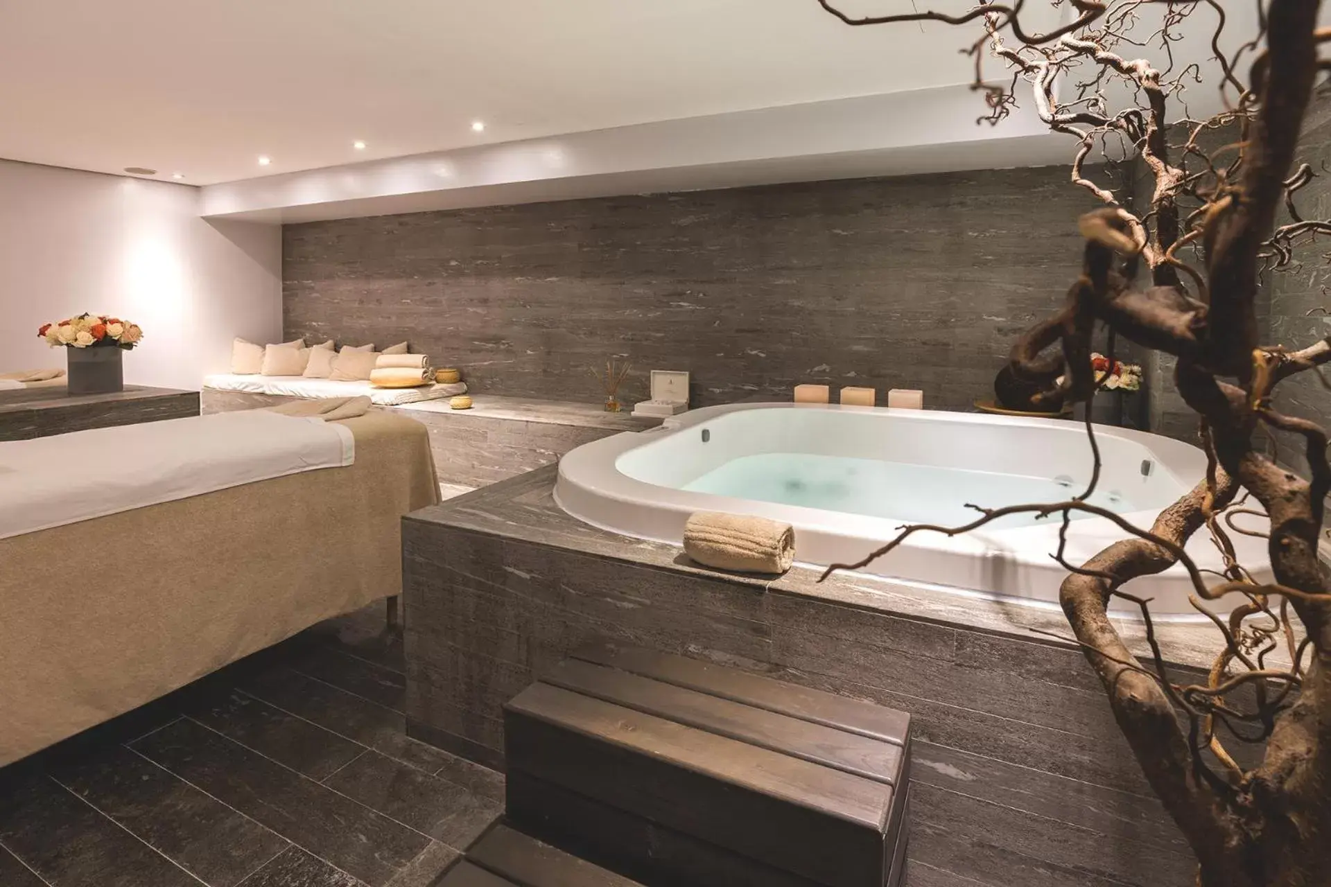 Spa and wellness centre/facilities, Bathroom in Villa Sassa Hotel, Residence & Spa - Ticino Hotels Group