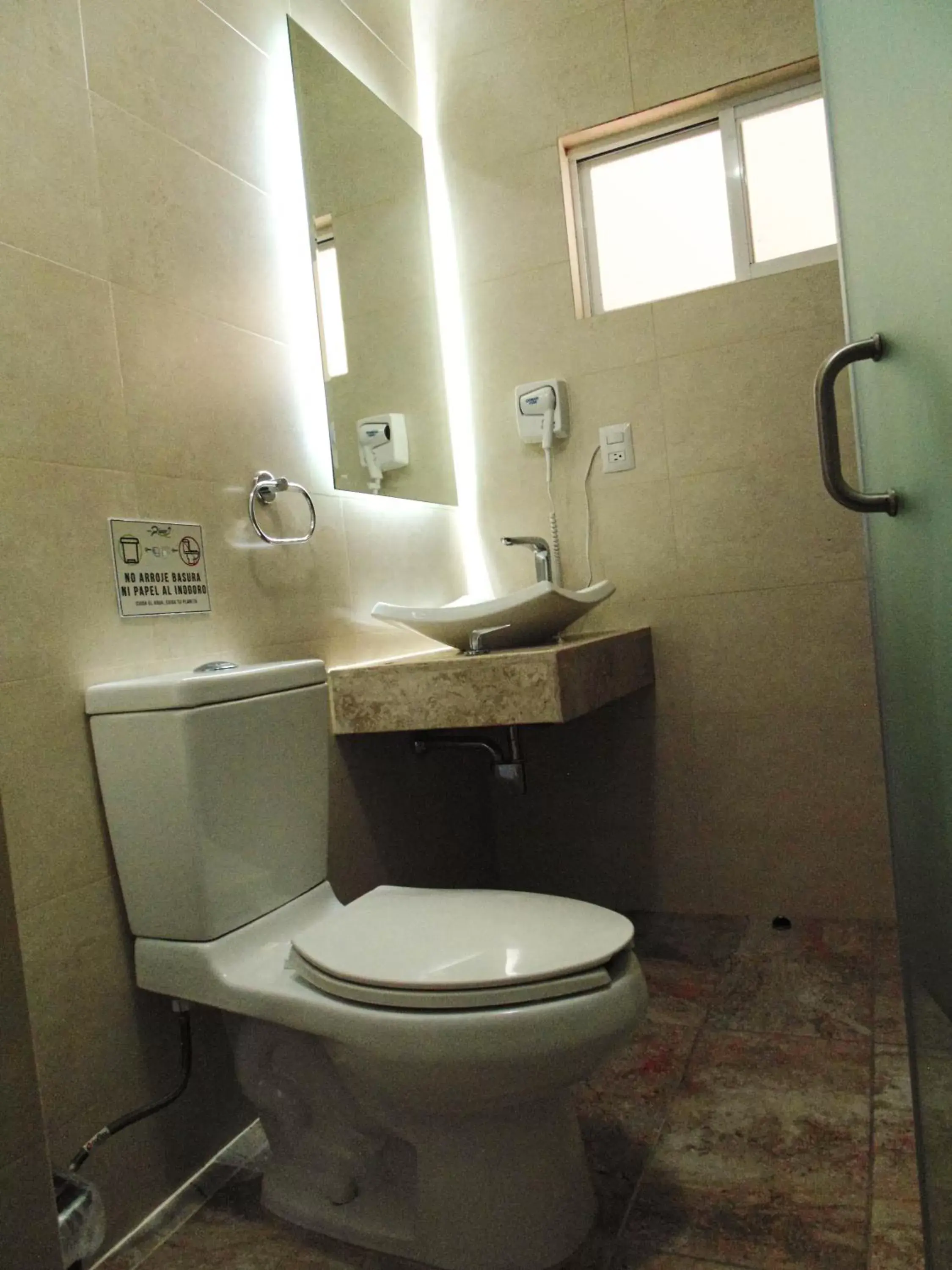 Bathroom in Hotel River Poliforum