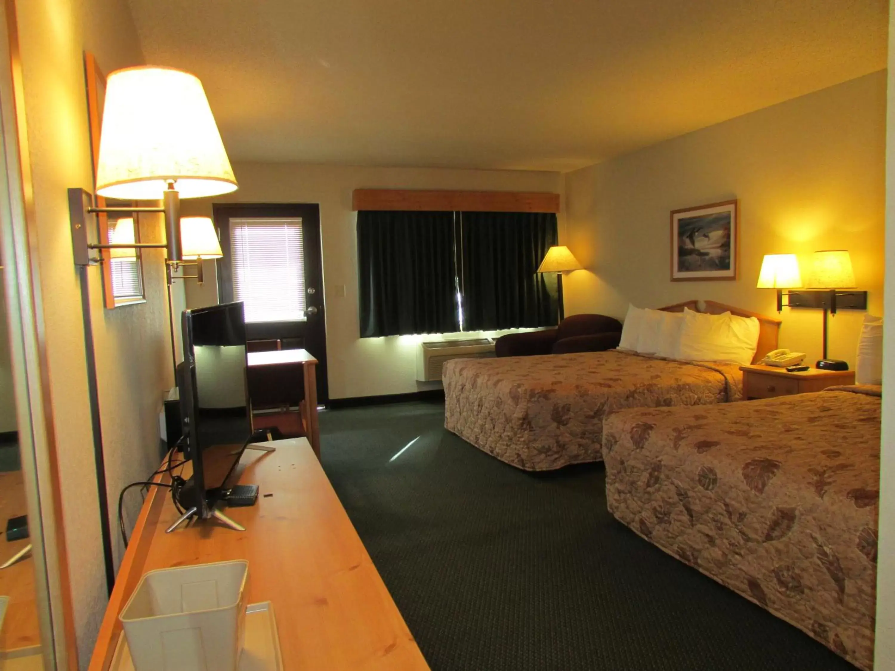 Queen Room with Two Queen Beds and Balcony in AmeriVu Inn & Suites