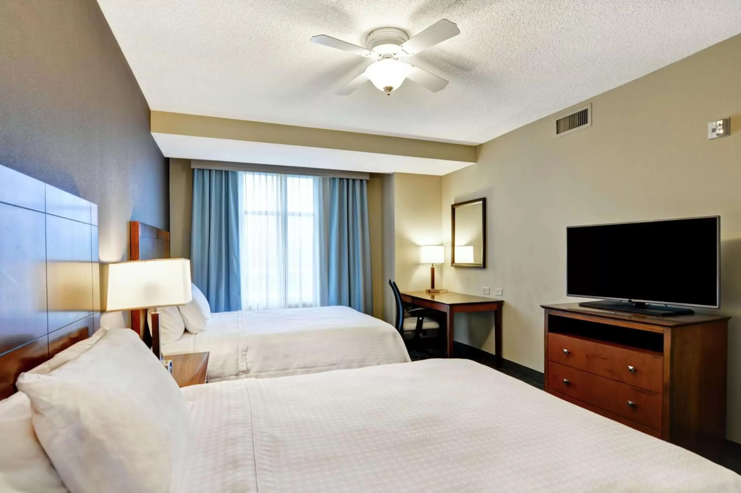 Two Bedroom Suite with One King and Two Queen Beds - Non-Smoking in Homewood Suites Mobile East Bay/Daphne Two Bedroom Suite with One King and Two Queen Beds - Non-Smoking in Homewood Suites Mobile East Bay/Daphne