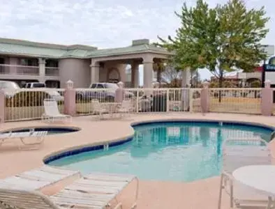 Day, Swimming Pool in Days Inn by Wyndham Fort Stockton