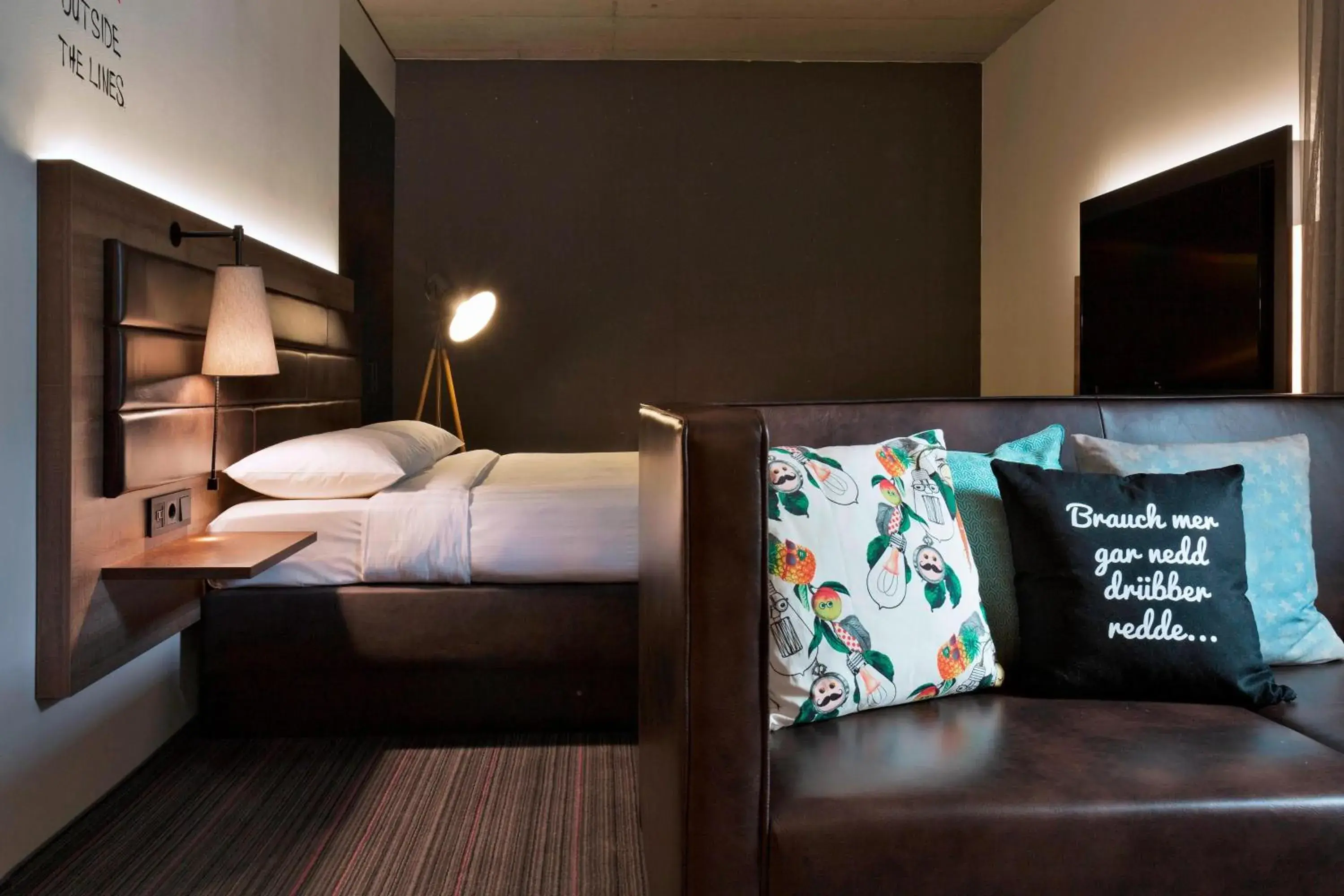 Photo of the whole room, Bed in MOXY Frankfurt East