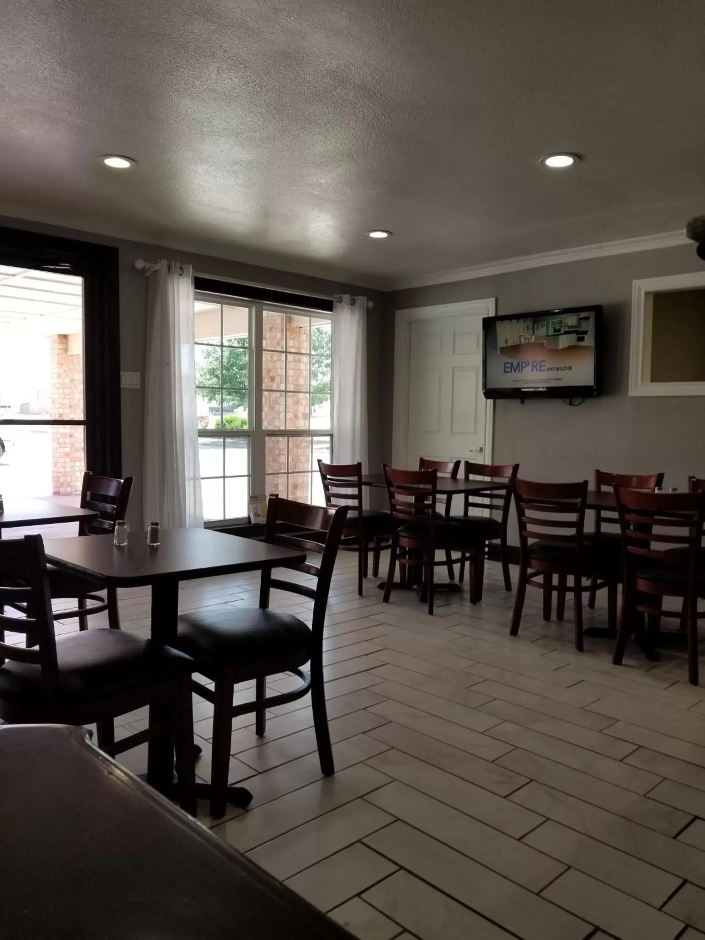 Lobby or reception, Restaurant/Places to Eat in Shiloh Inn Lamesa