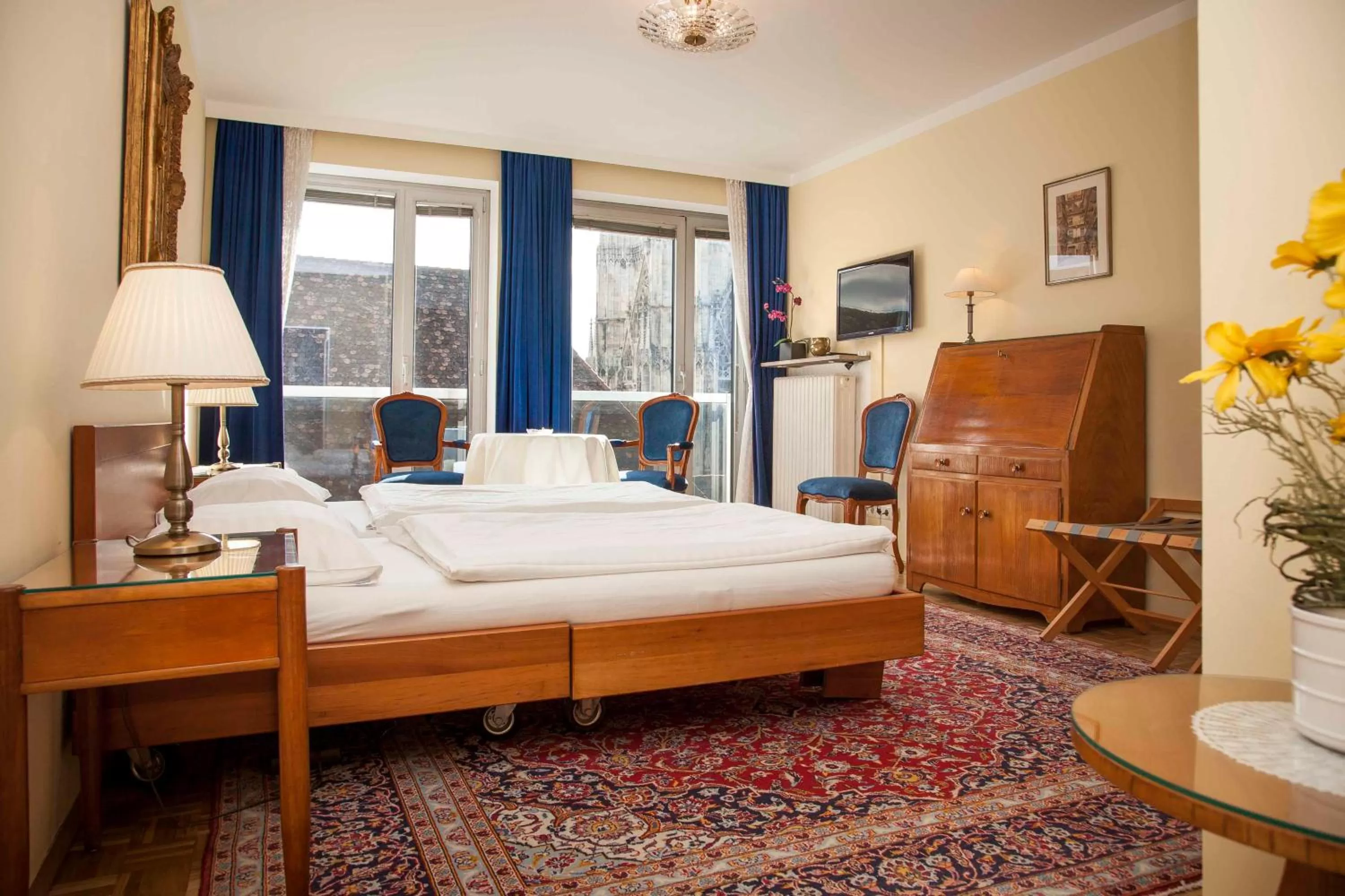 Photo of the whole room, Bed in Pension Sacher - Apartments am Stephansplatz