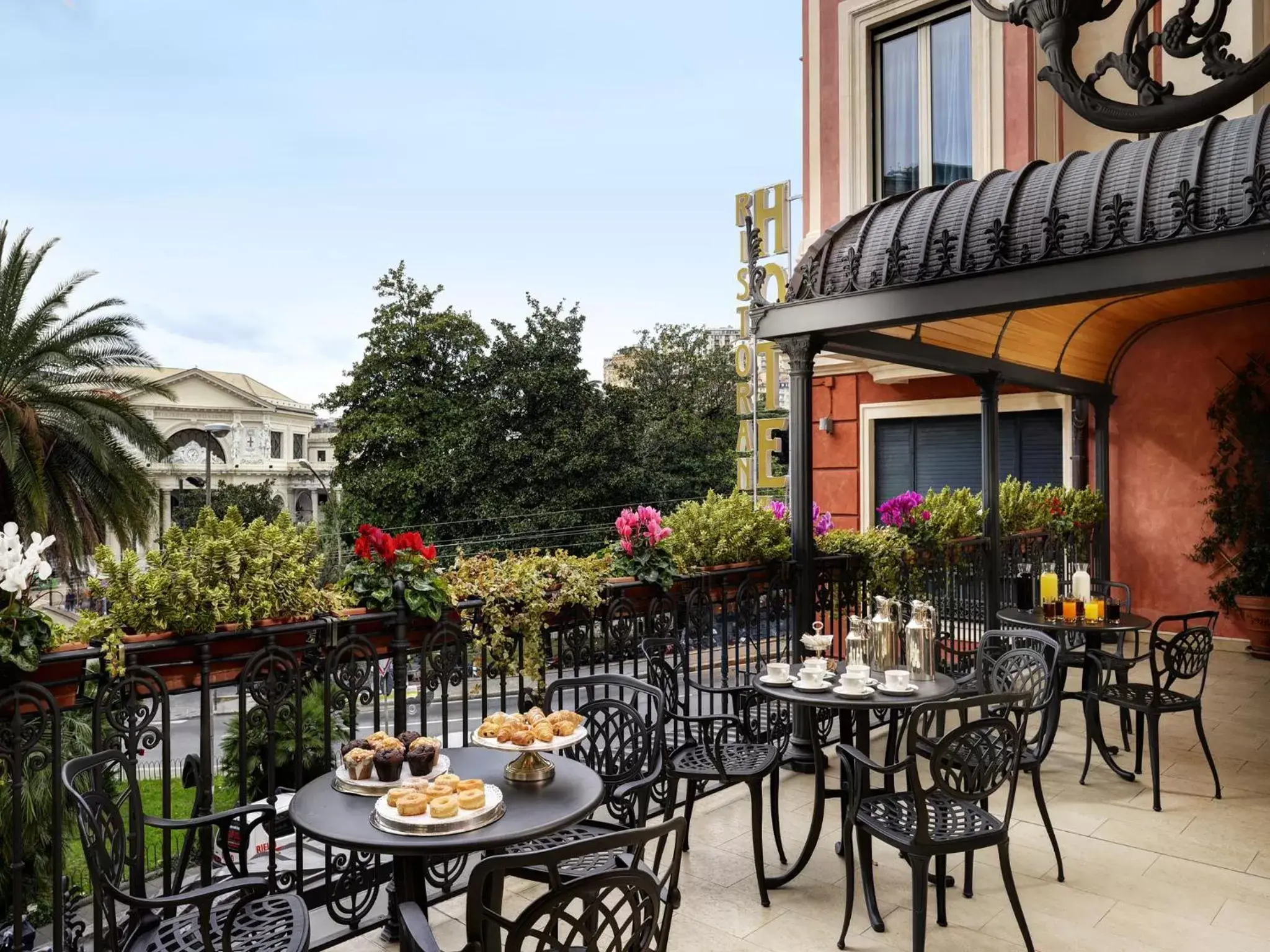 Balcony/Terrace, Restaurant/Places to Eat in Hotel Continental Genova