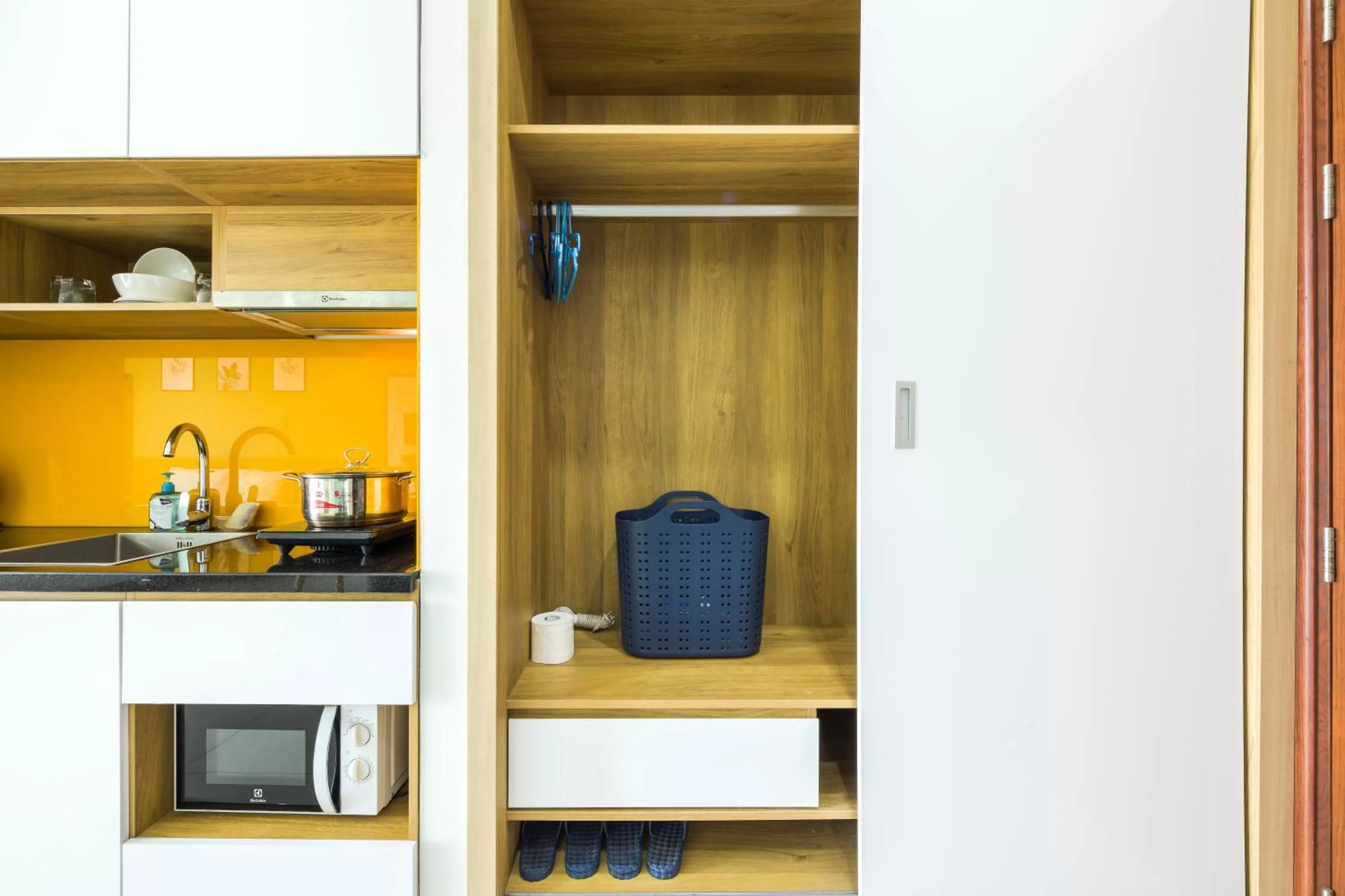 wardrobe in The Green House - Serviced Apartment