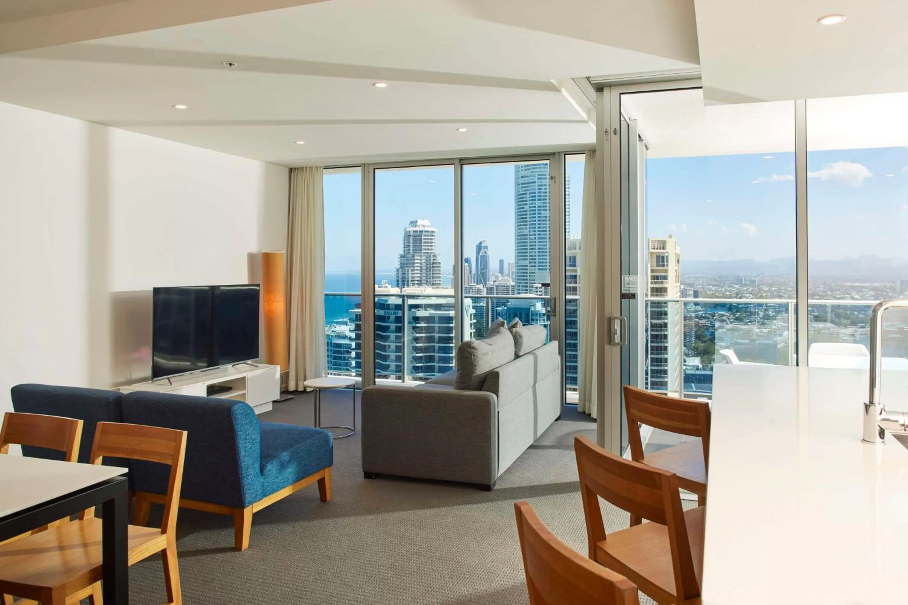 Living room in Hilton Surfers Paradise Hotel & Residences