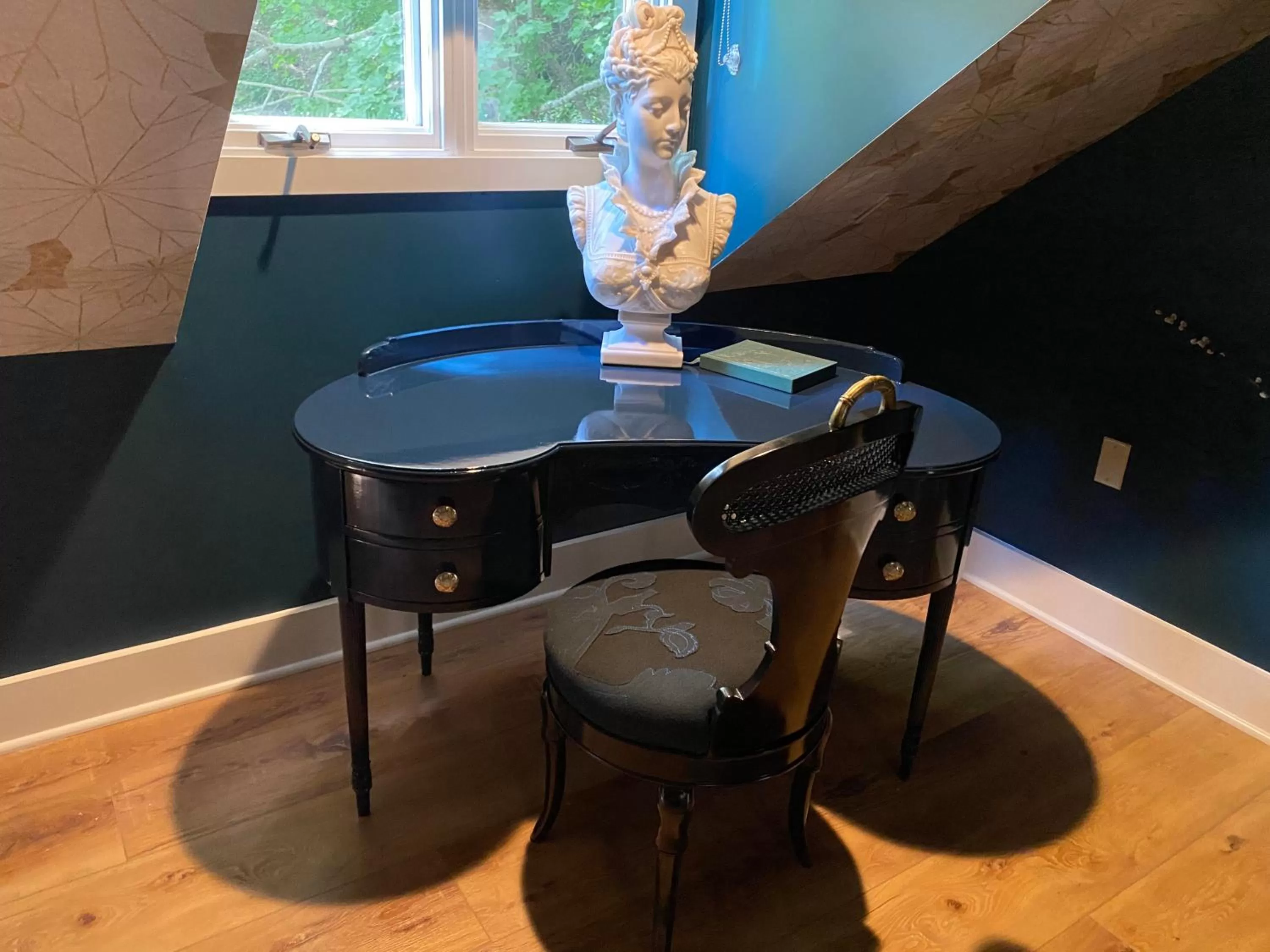 Seating area in The Cornell Inn, Lenox & The Berkshires