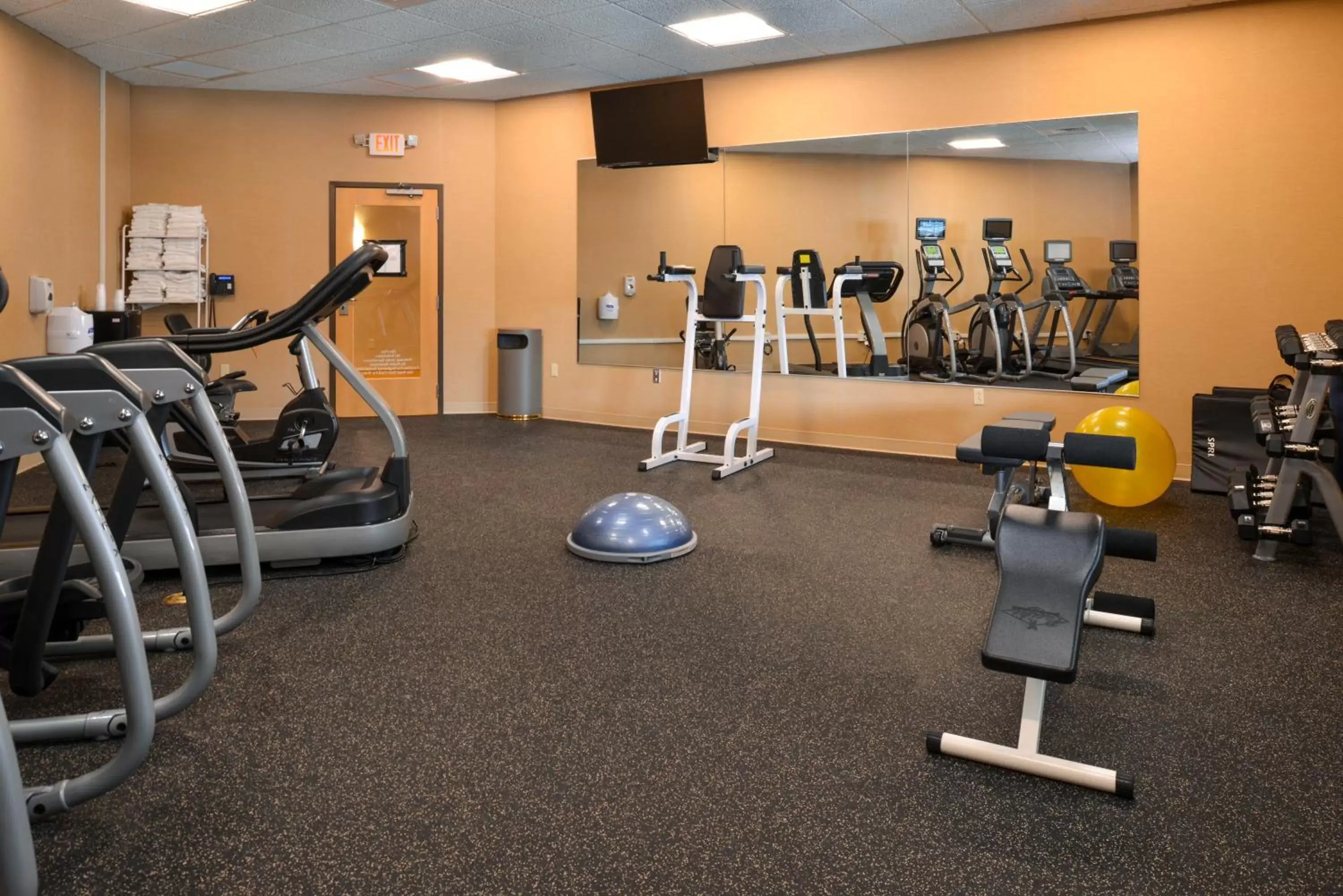 Fitness centre/facilities, Fitness Center/Facilities in Holiday Inn Express Breezewood, an IHG Hotel