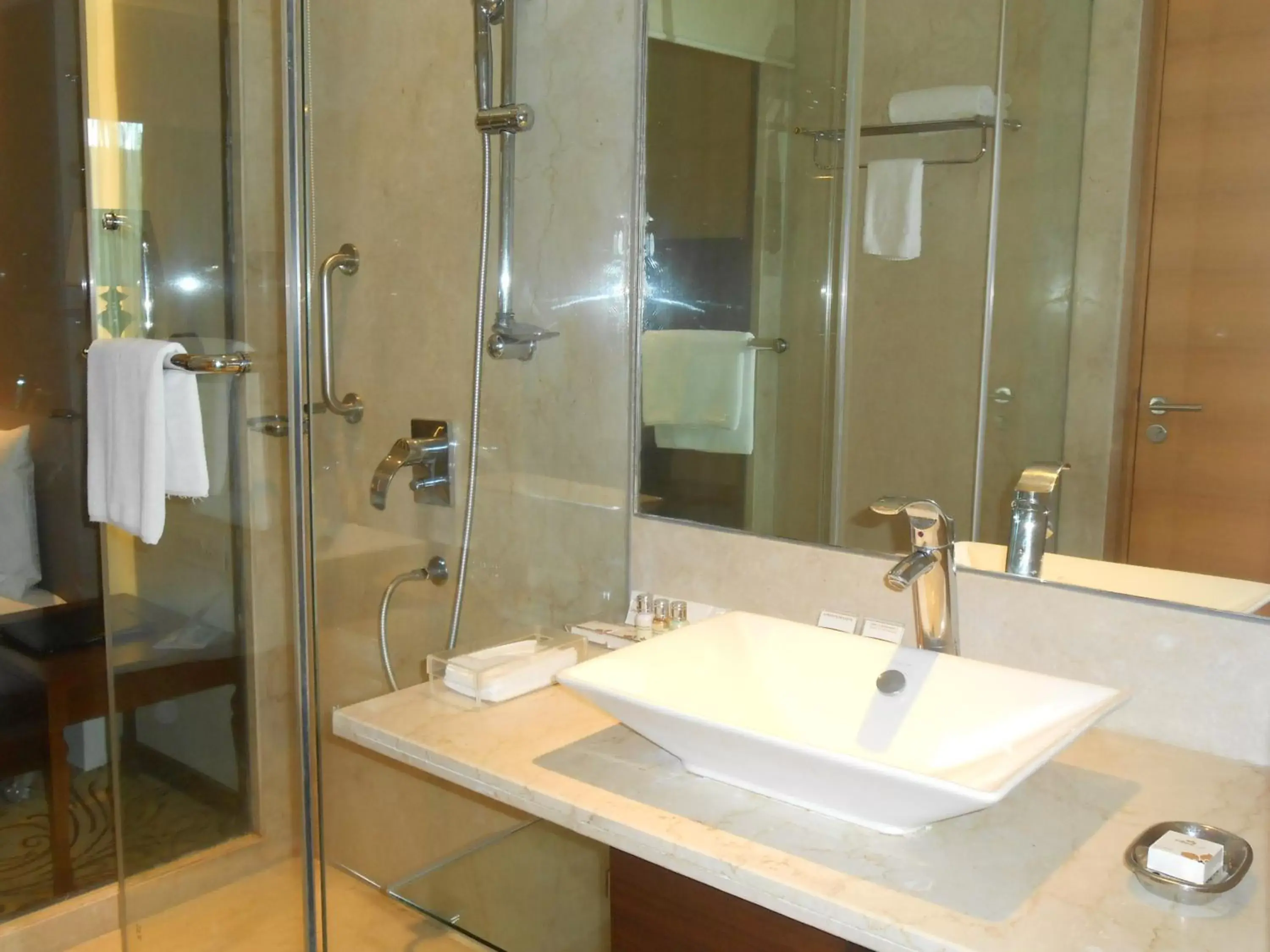 Bathroom in Pride Plaza Hotel, Kolkata