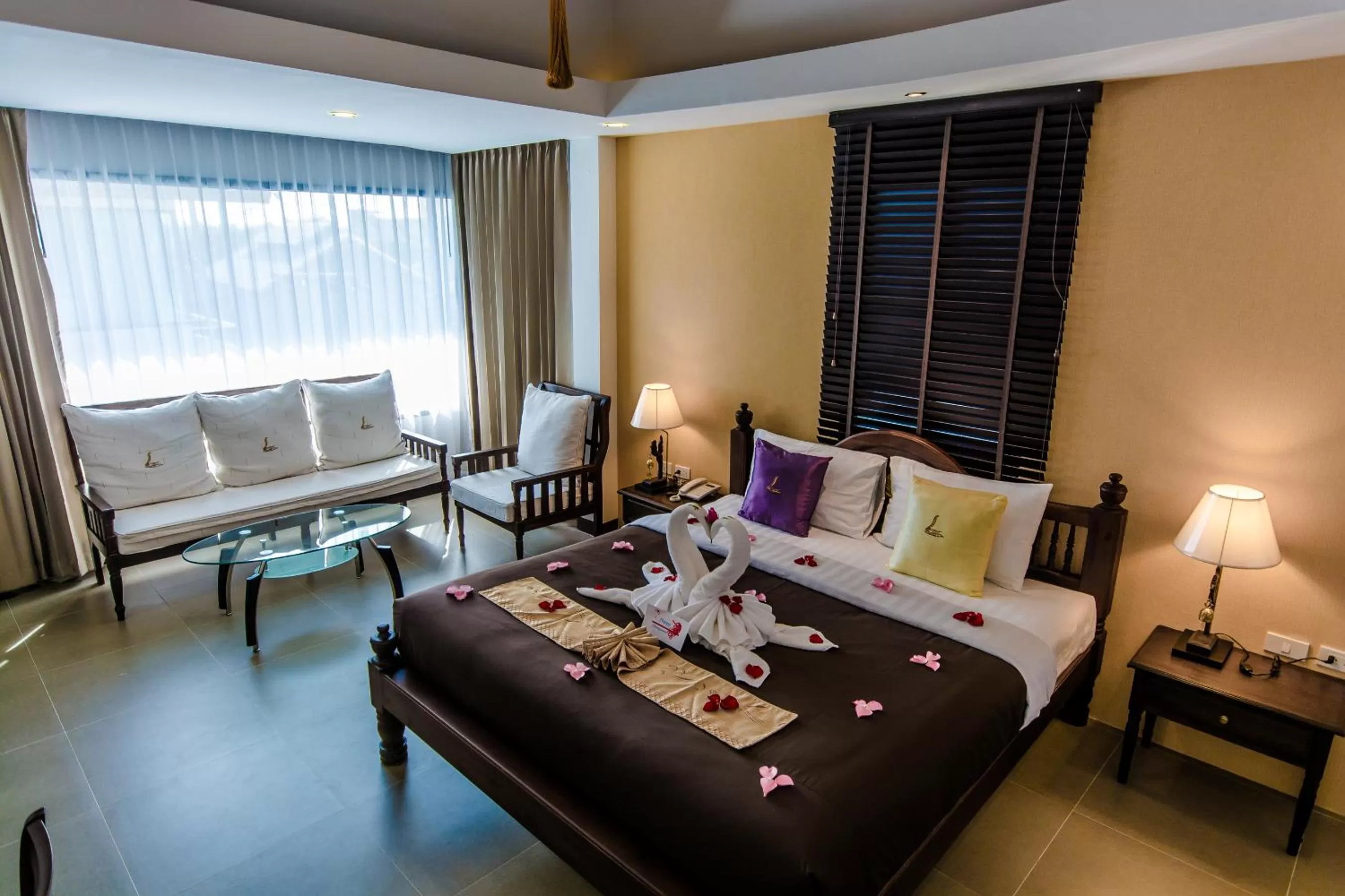 Bedroom, Bed in Goldenbell Hotel Chiangmai