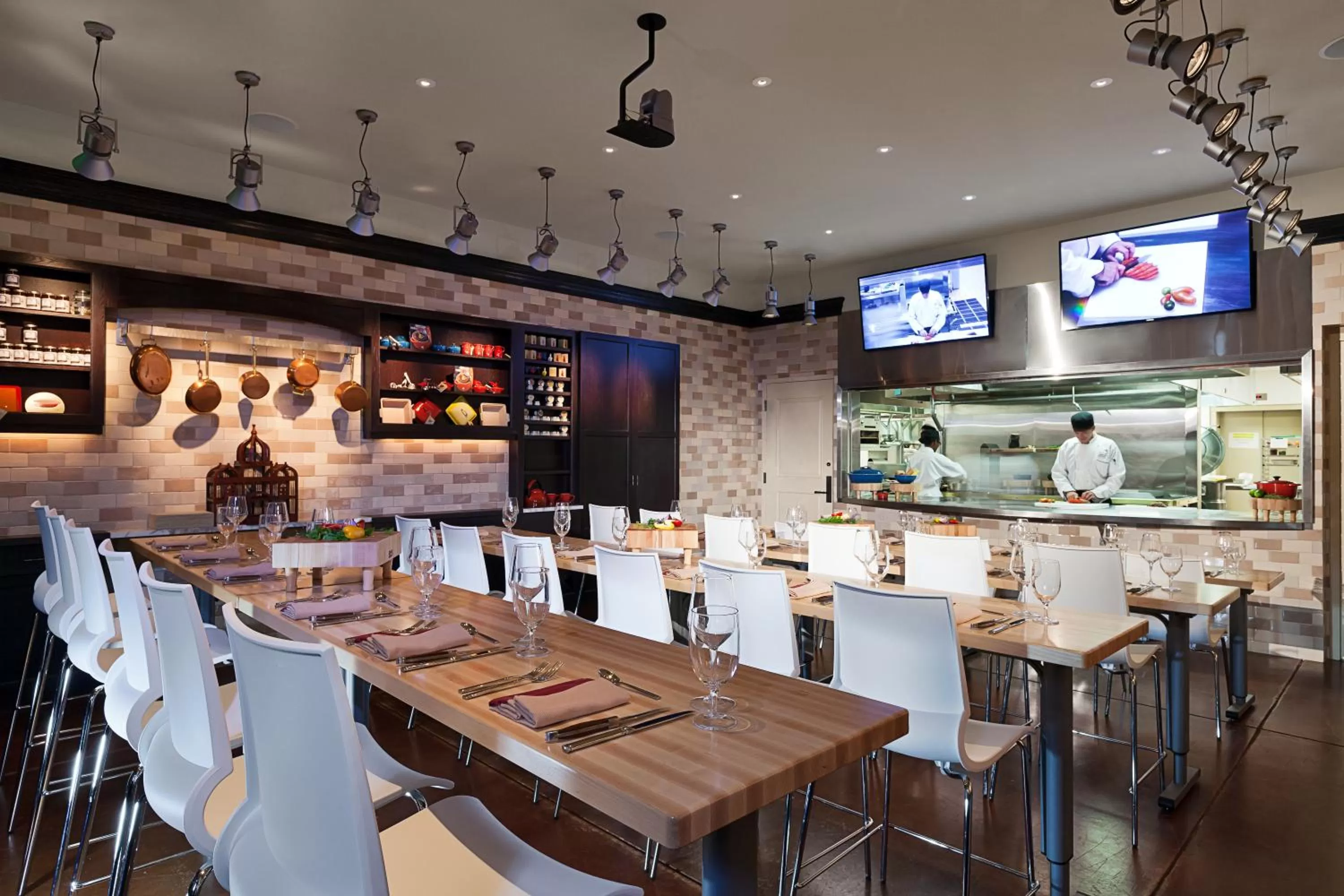 Restaurant/places to eat in Salamander Resort and Spa