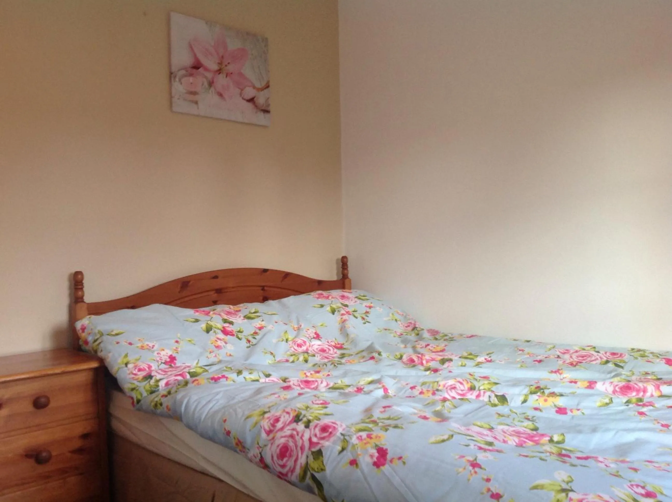 Photo of the whole room, Bed in Clift Guest House