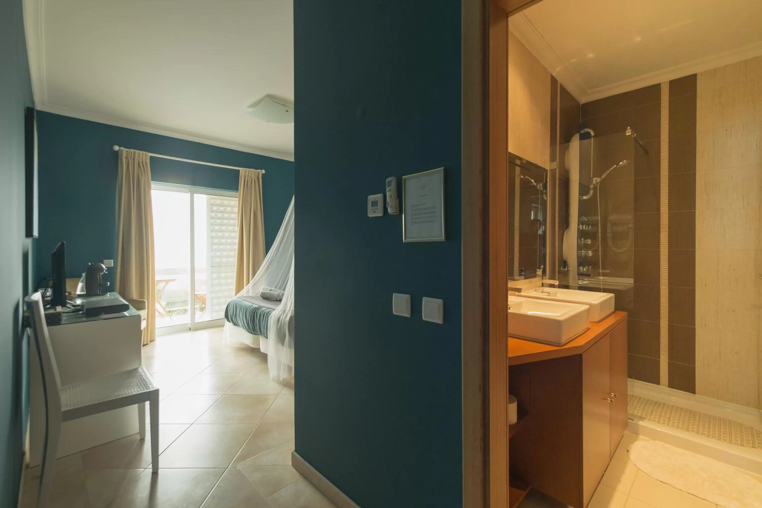 Double Room with Balcony and Sea View in Arrifana Destination Suites