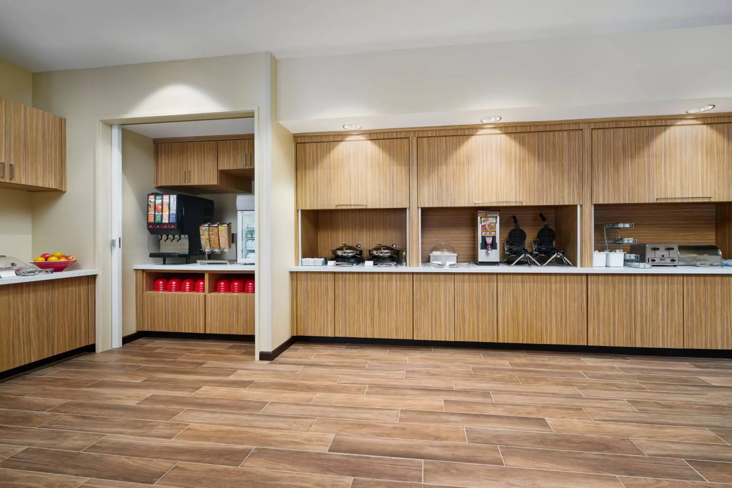 Breakfast, Kitchen/Kitchenette in TownePlace Suites by Marriott Leesburg