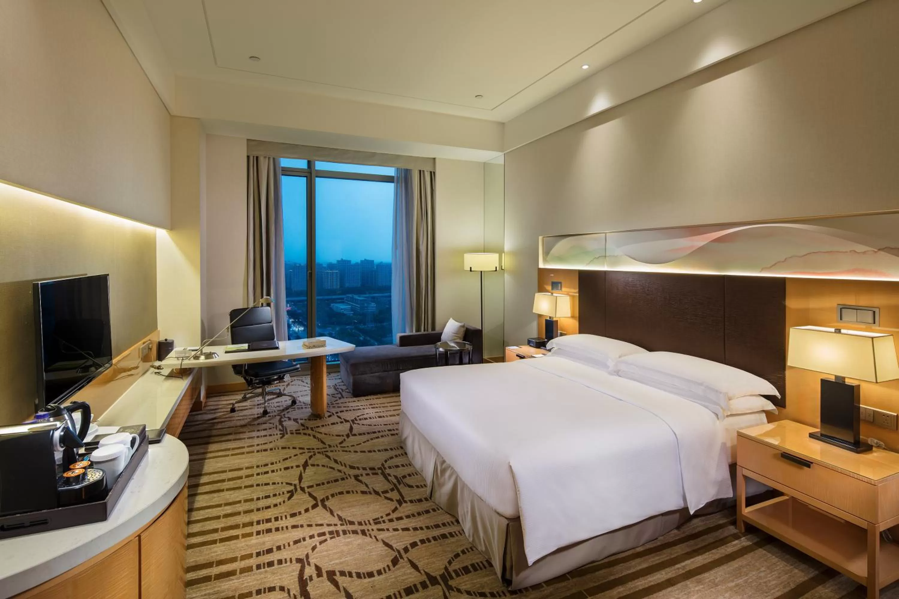 Bed in DoubleTree by Hilton Hangzhou East