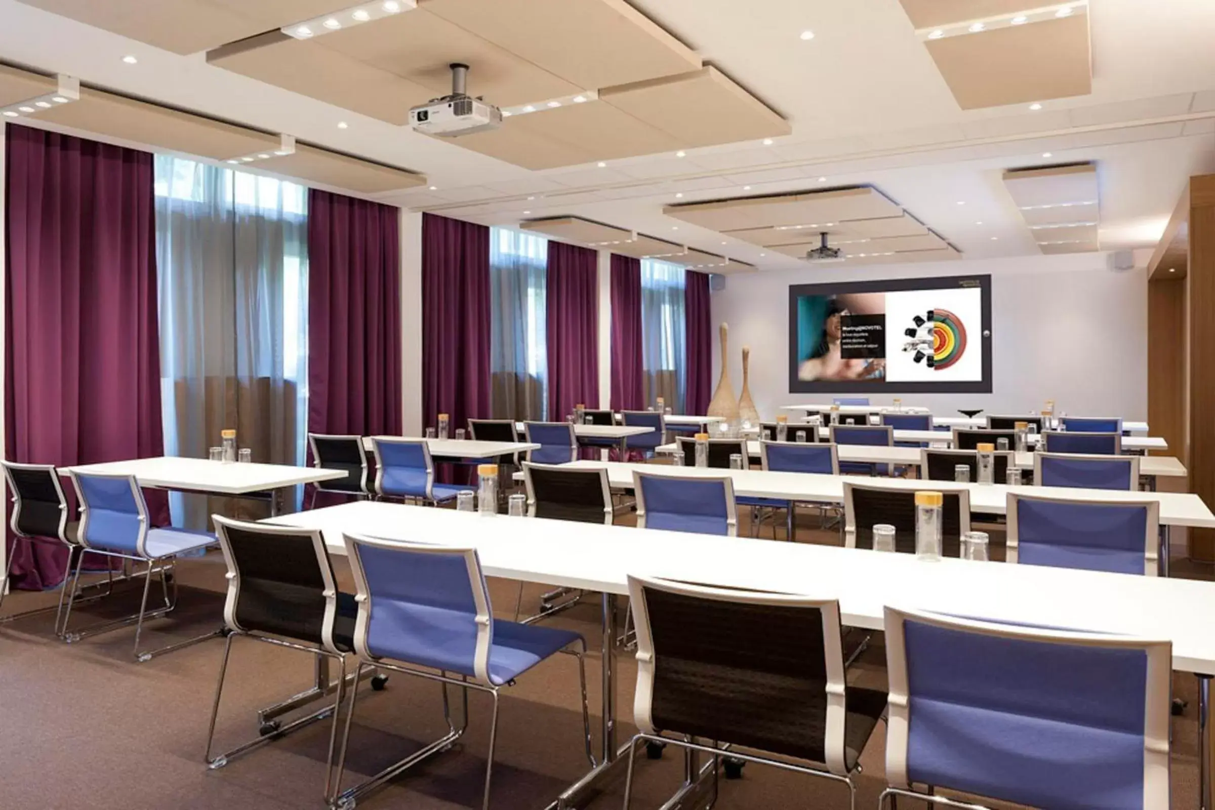Business facilities in Novotel Evry Courcouronnes