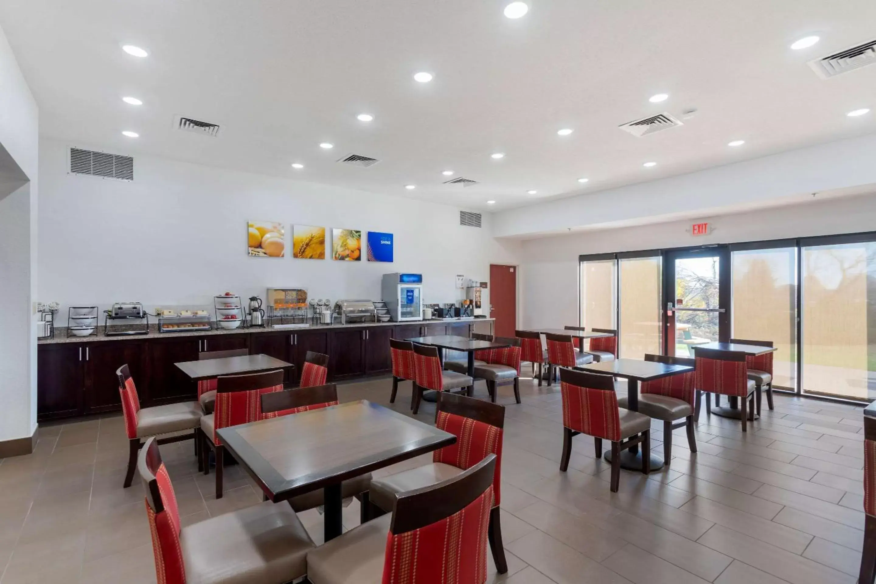 Breakfast, Restaurant/Places to Eat in Comfort Inn & Suites Cave City