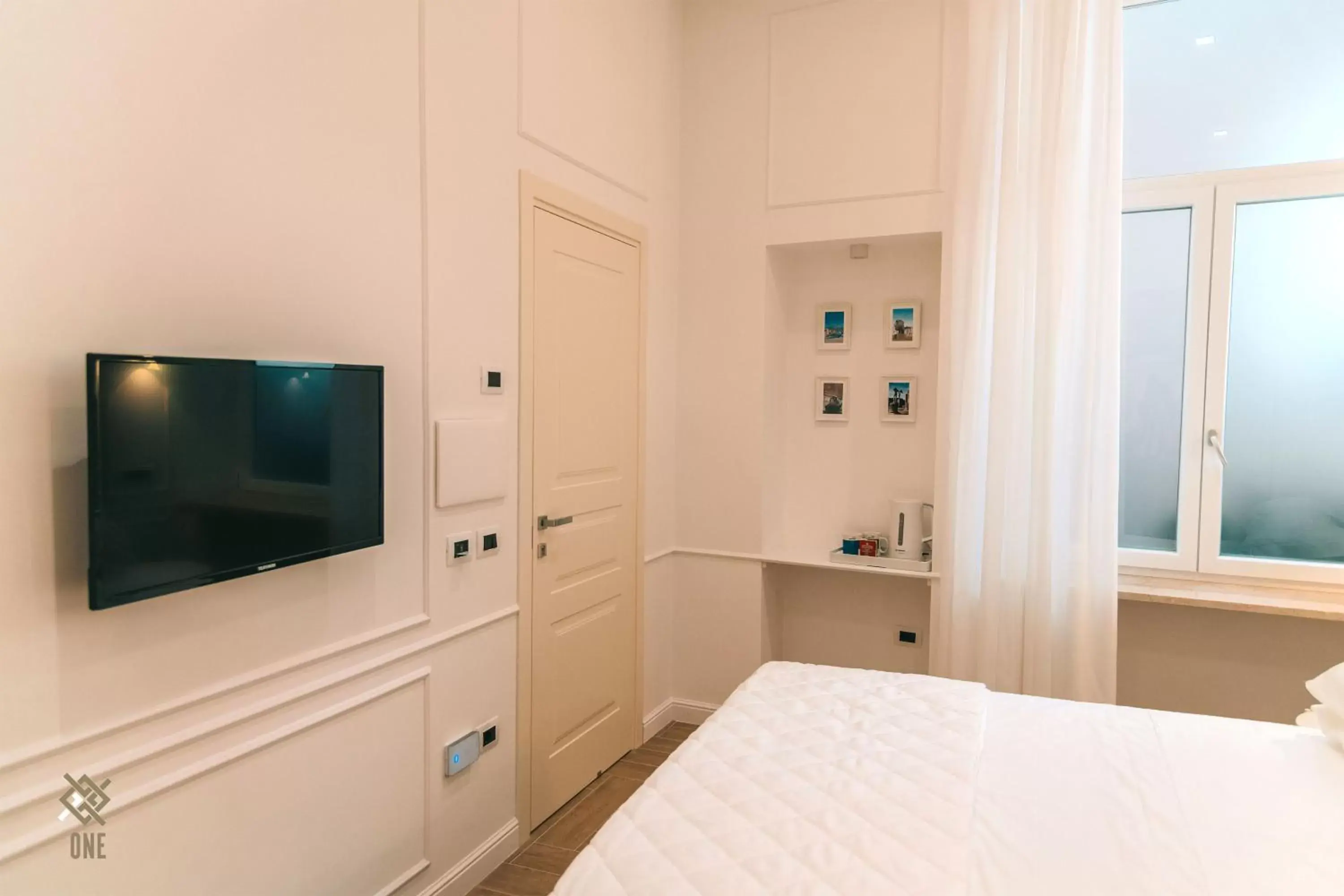 Bedroom, TV/Entertainment Center in Four Pompei