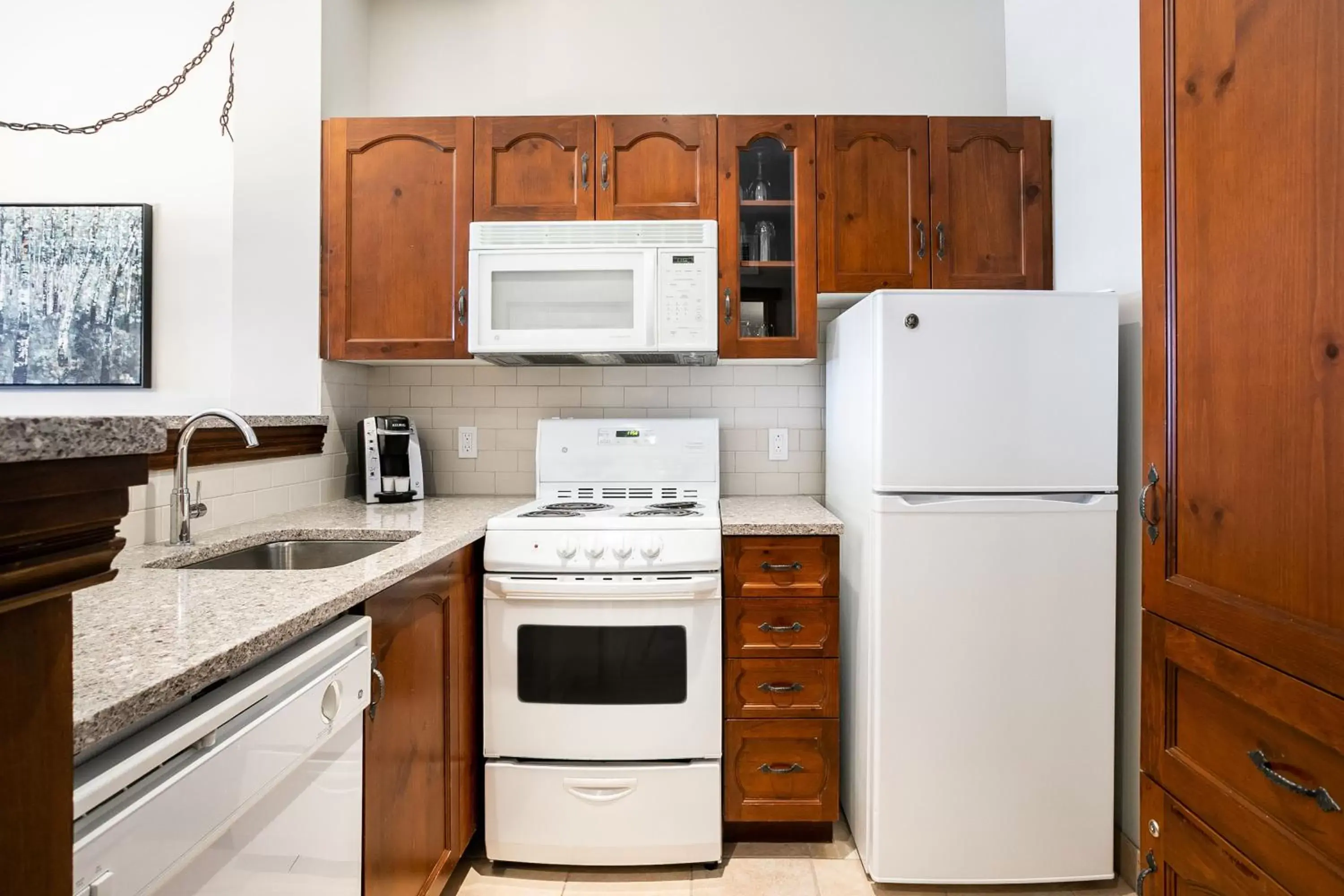 Coffee/tea facilities, Kitchen/Kitchenette in Tour des Voyageurs