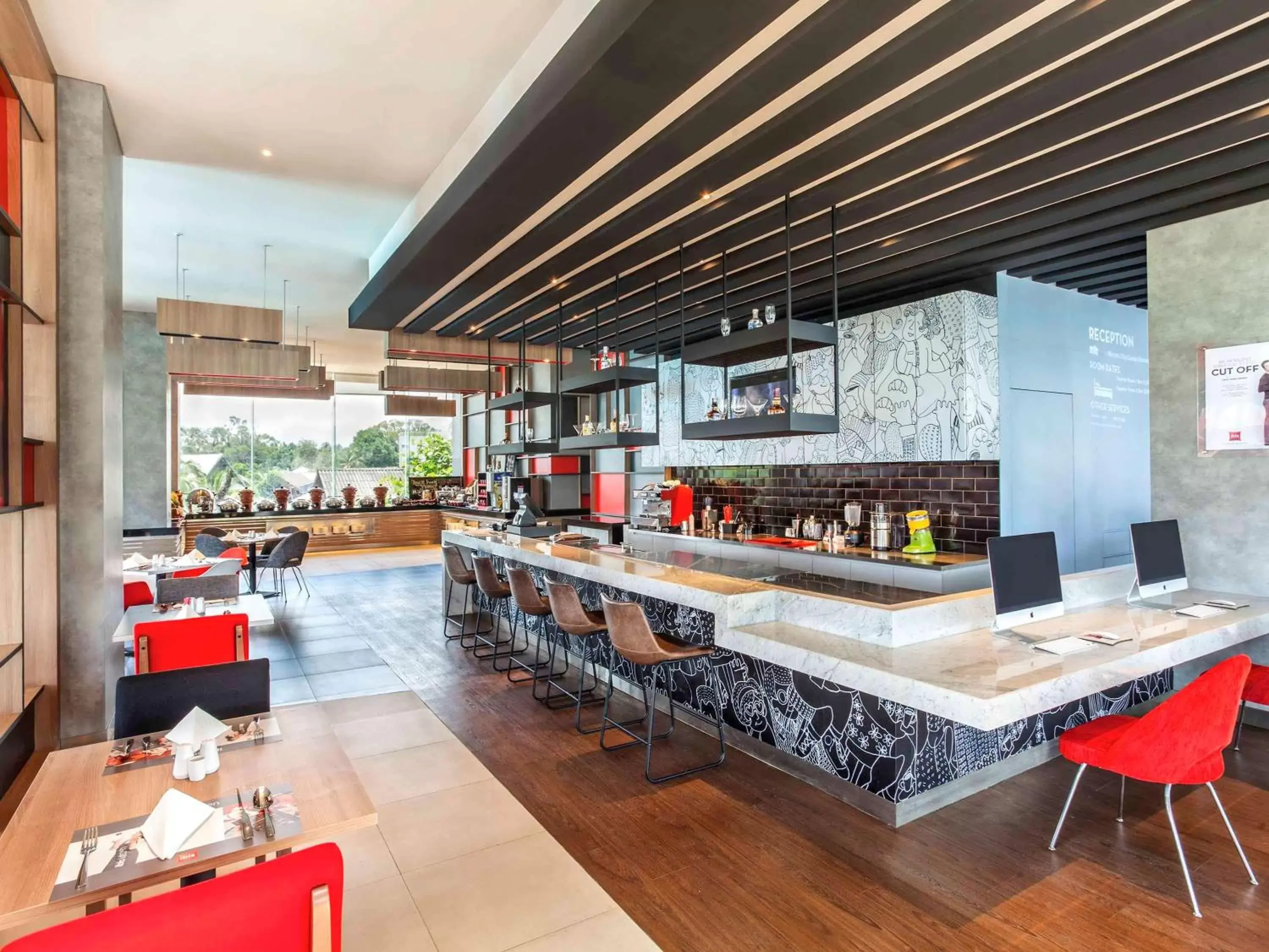 Restaurant/Places to Eat in Ibis Manado City Center Boulevard