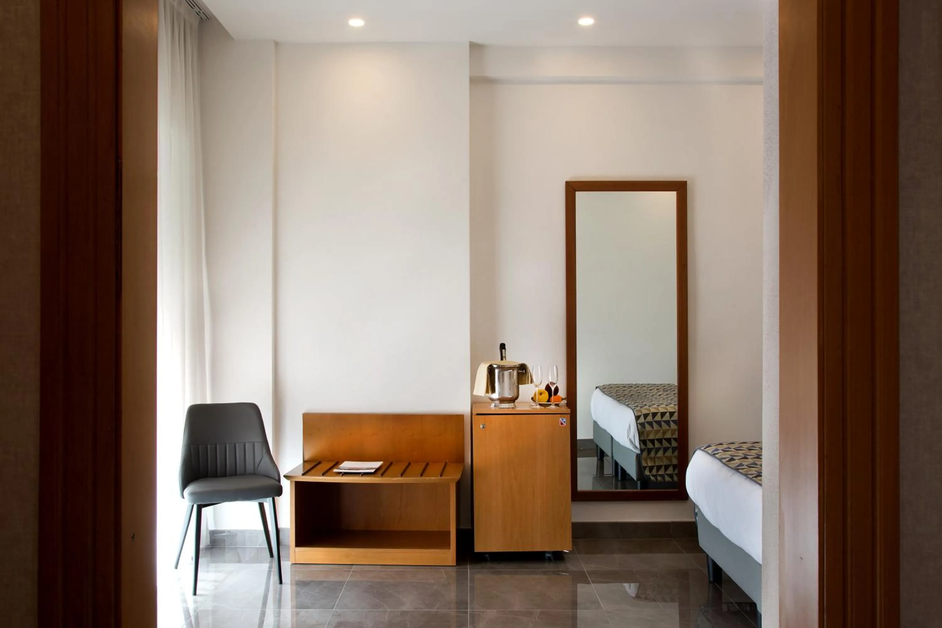 Bedroom, Bed in American Hotel