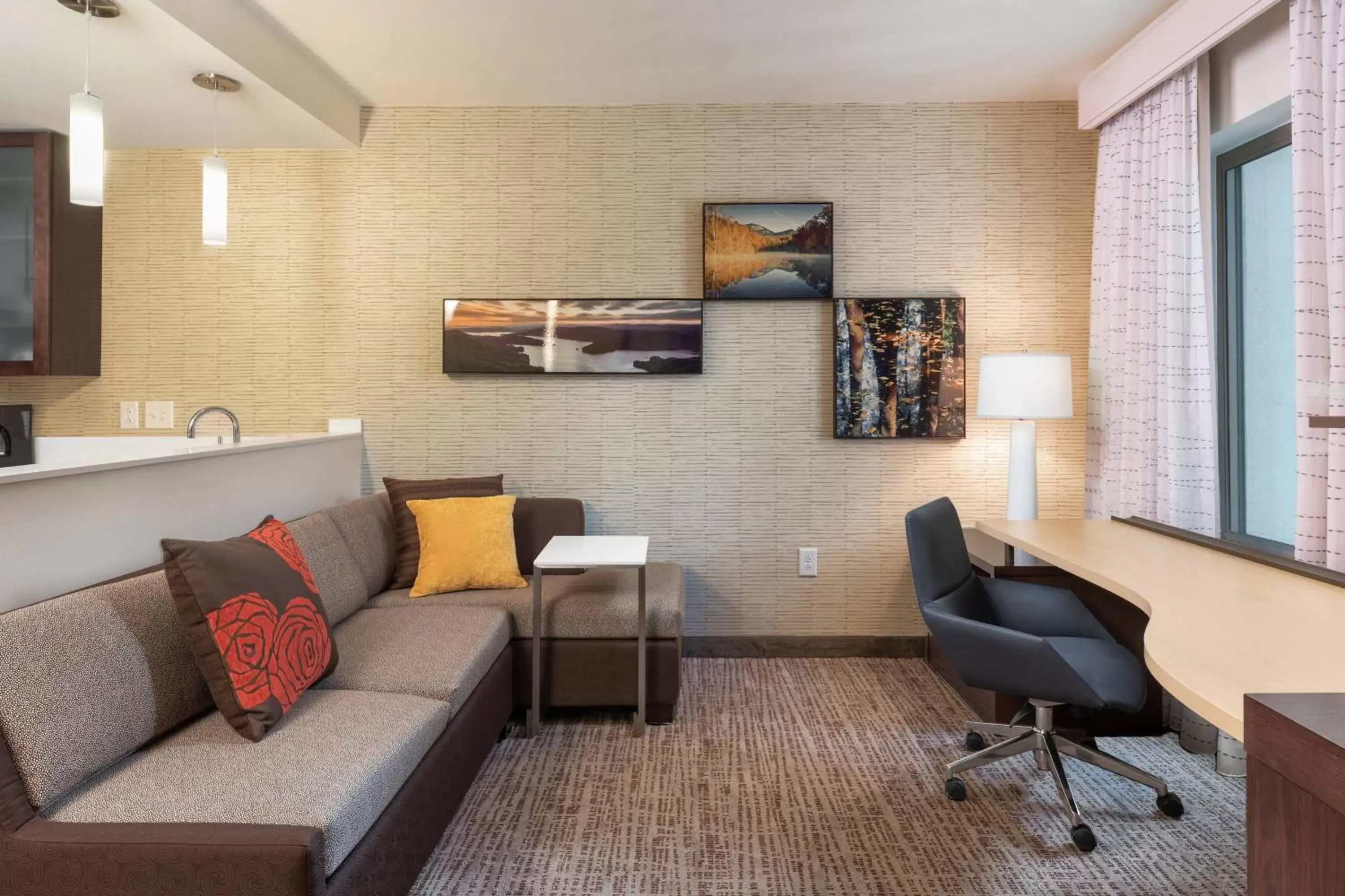 Photo of the whole room, Seating Area in Residence Inn By Marriott Greenville