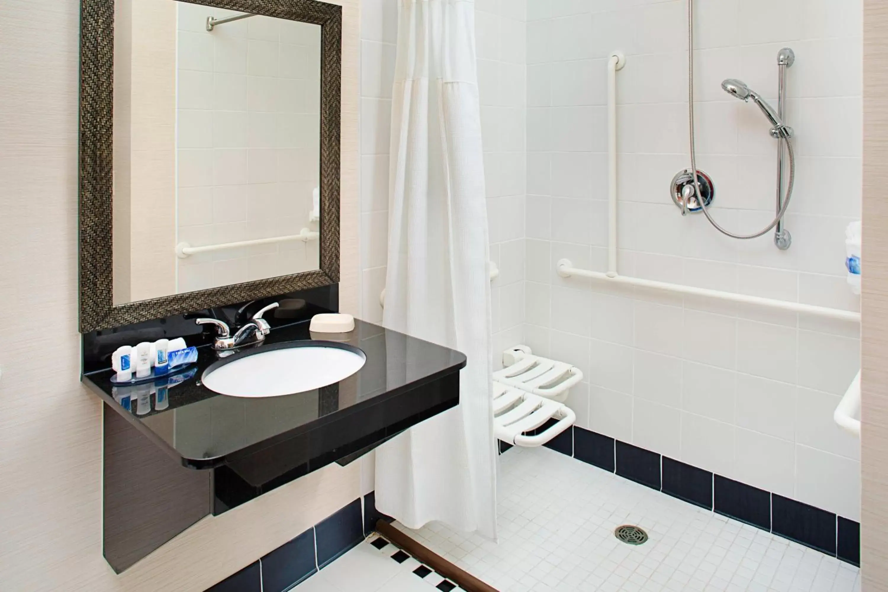 Bathroom in Fairfield Inn & Suites by Marriott San Antonio SeaWorld / Westover Hills