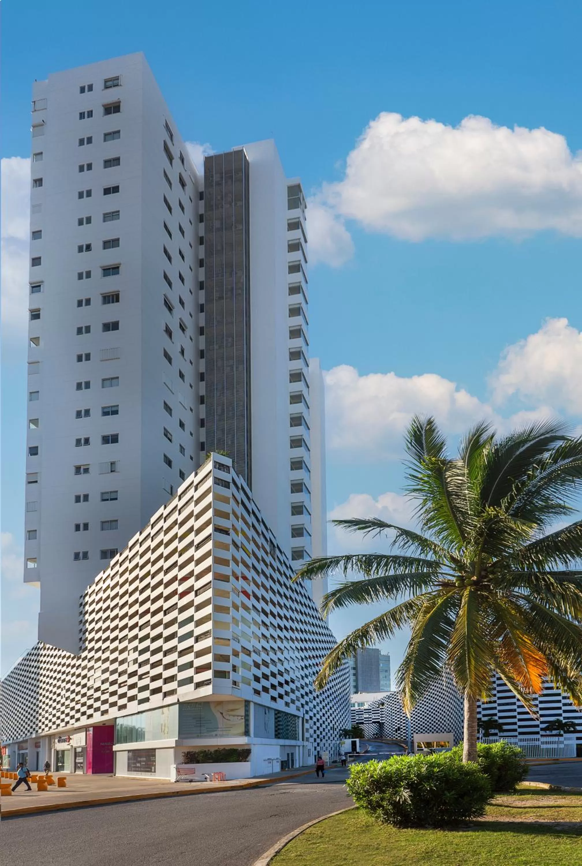 Property building in Suites Malecon Cancun