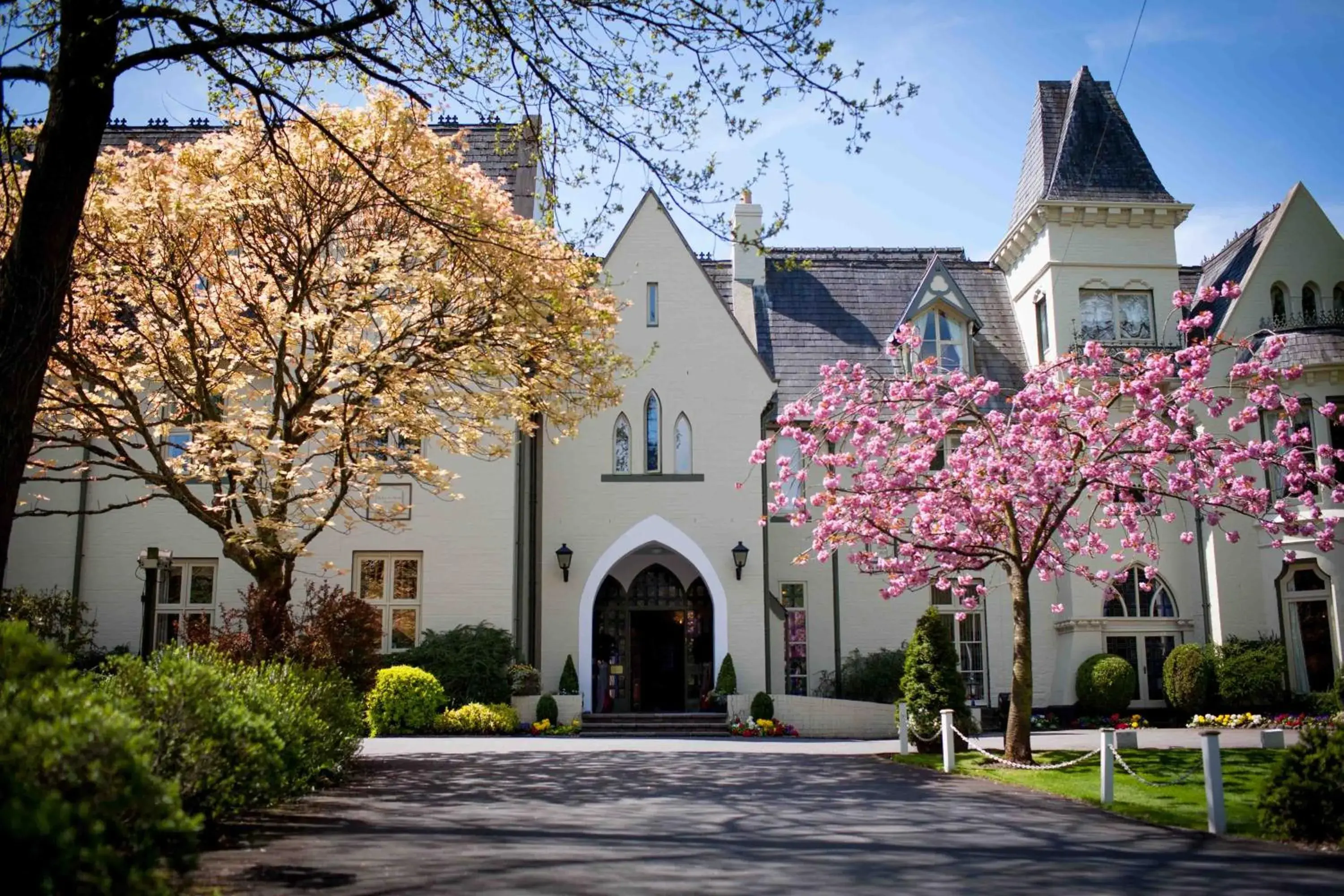 Property Building in Glen-Yr-Afon House Hotel