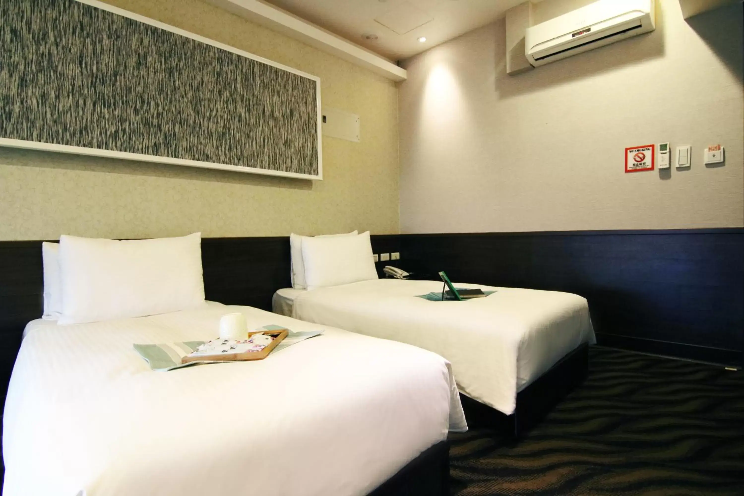 Twin Room in Hotel 6 - Ximen