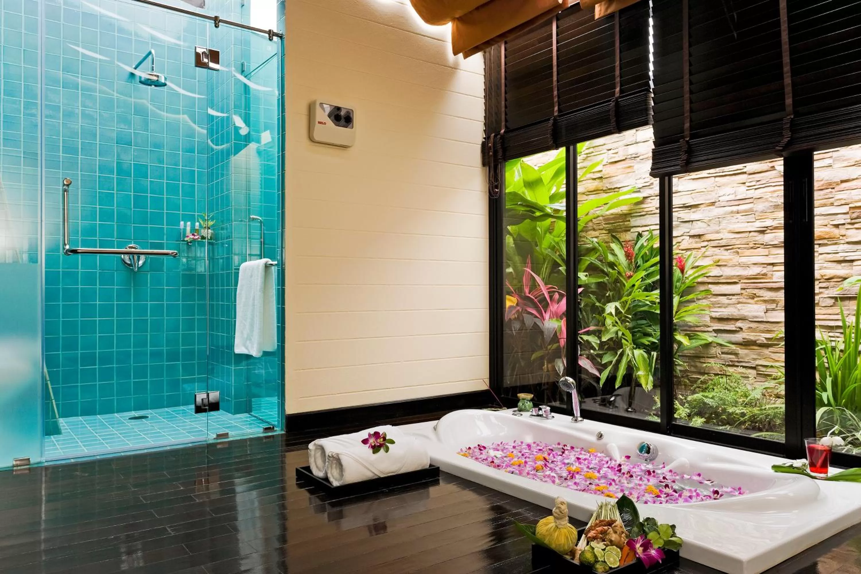 Bathroom in The Nouveau Chumphon Beach Resort And Golf