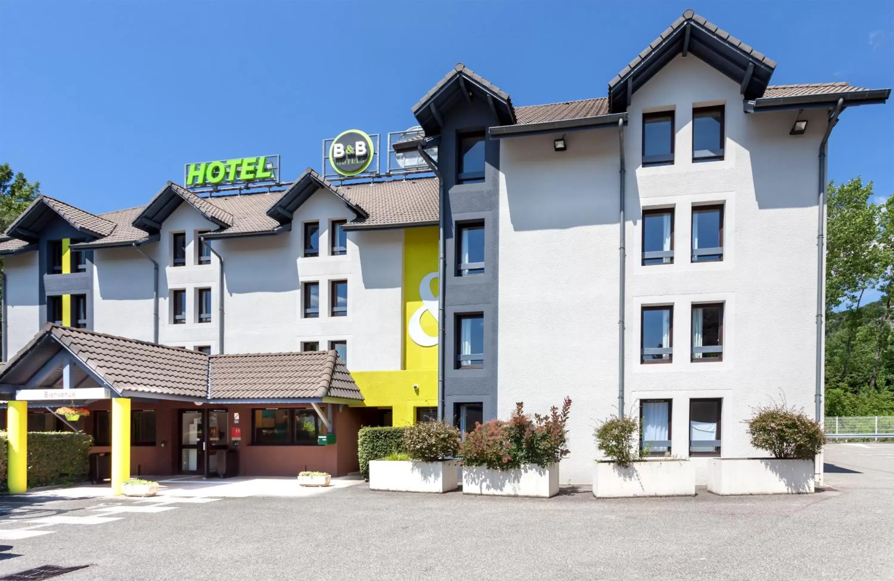 Facade/entrance, Property Building in B&B HOTEL CHAMBERY La Cassine