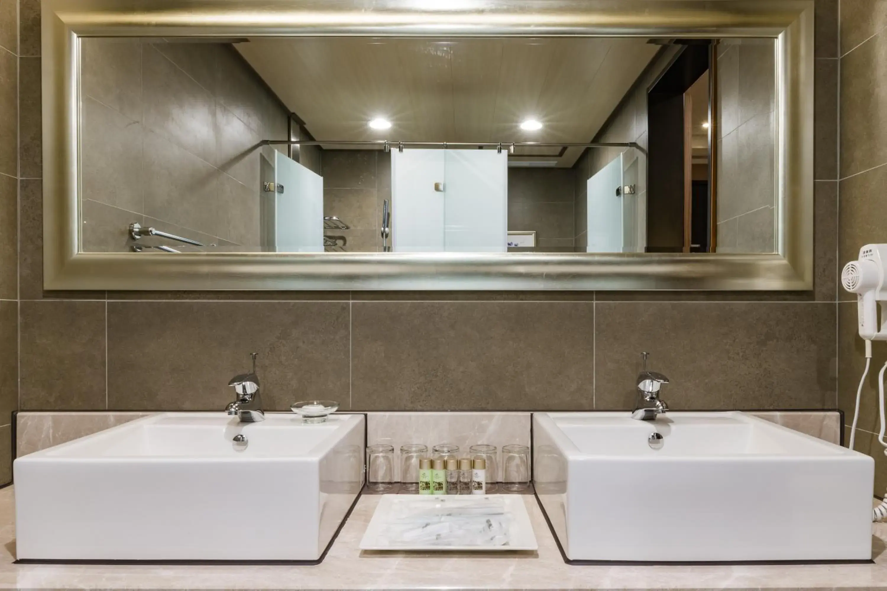 Bathroom in Great Roots Forestry Spa Resort