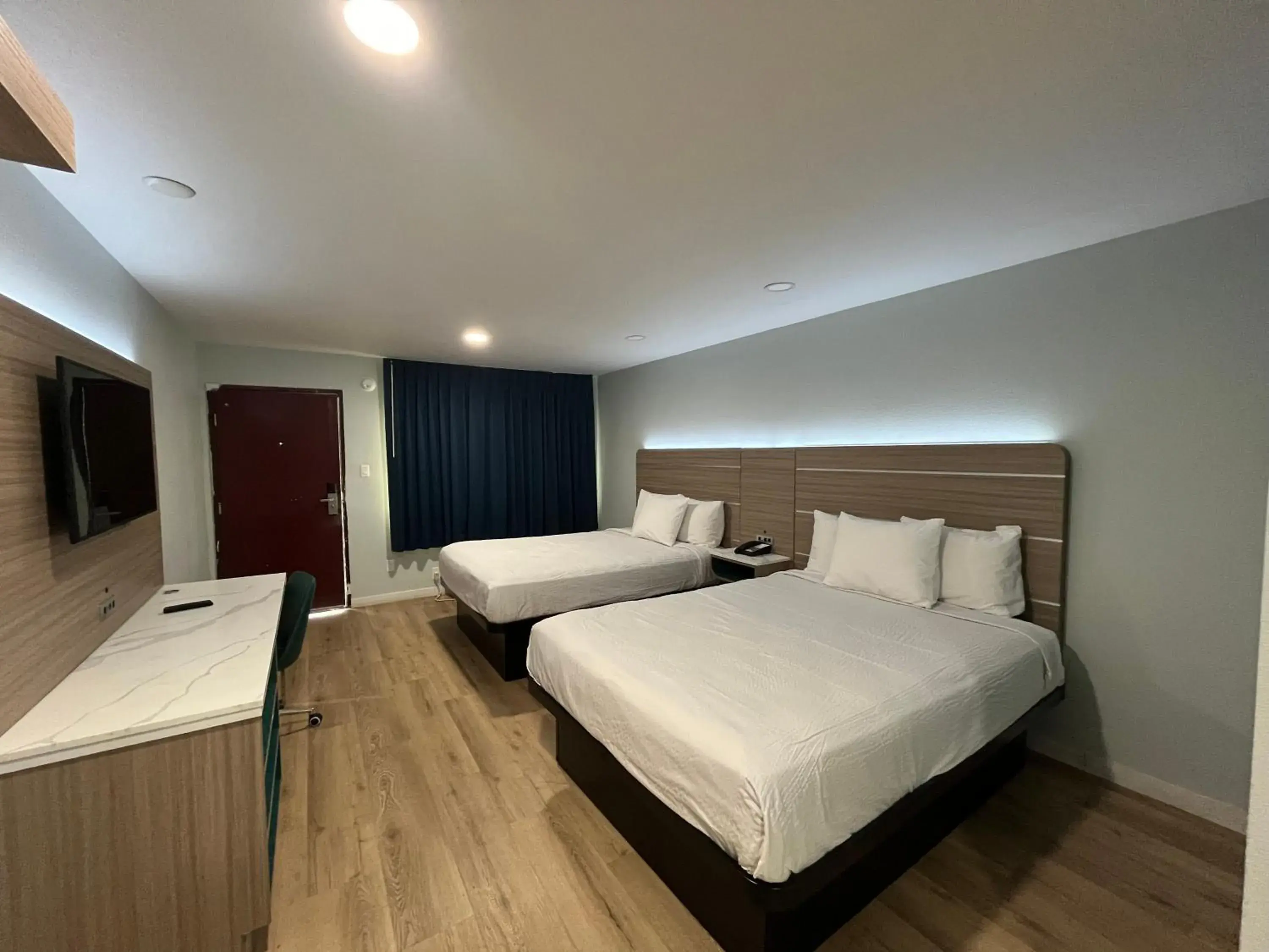 Bed in Lemon Tree Motel Bed in Lemon Tree Motel