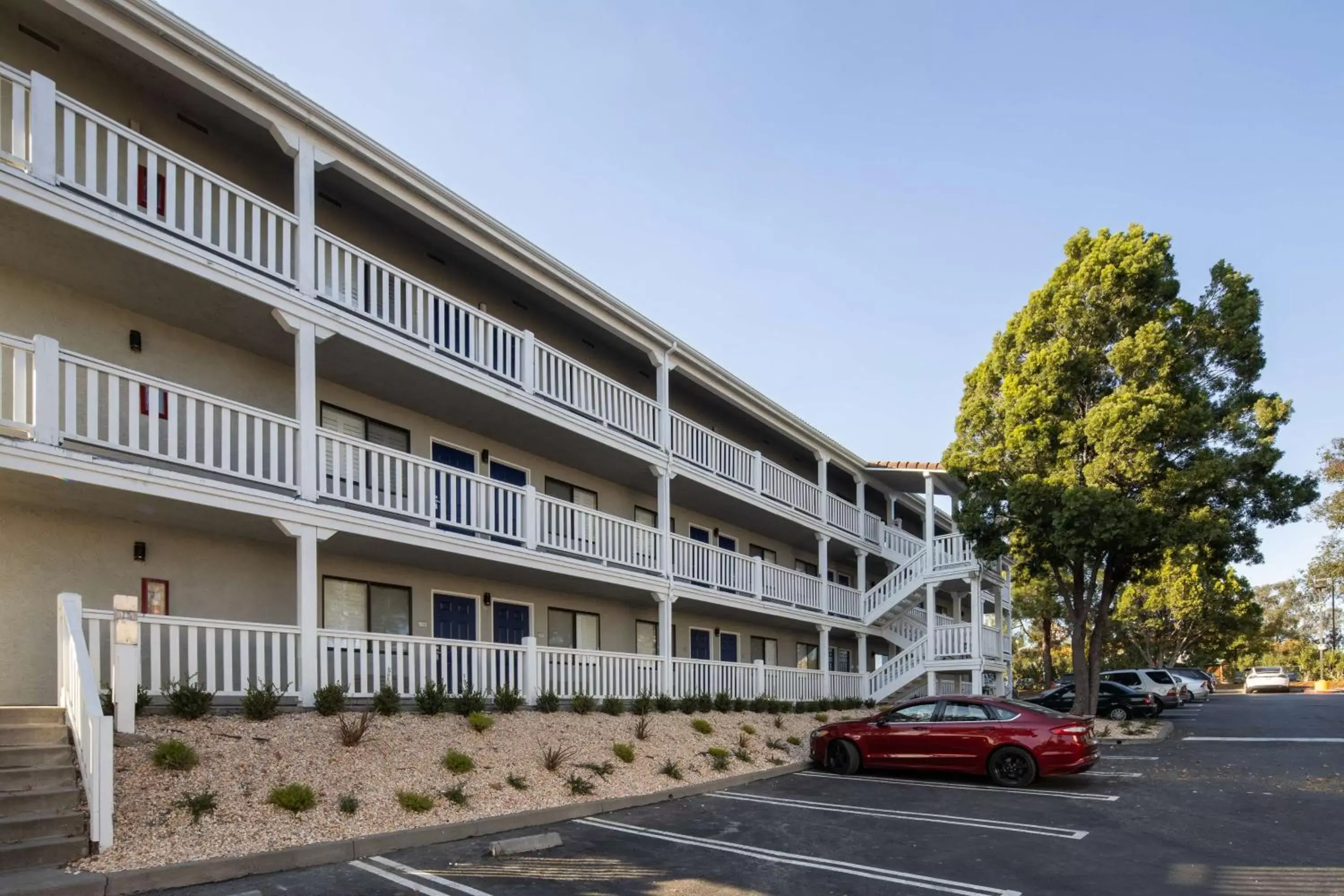 Property Building in SureStay Hotel by Best Western Fairfield Napa Valley