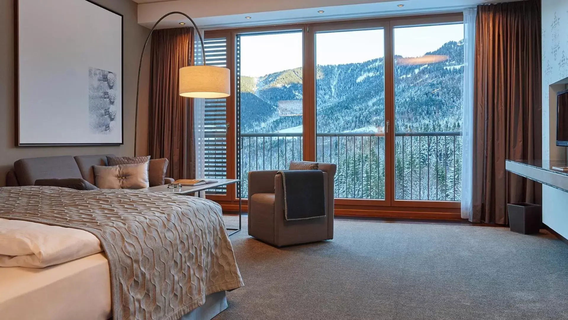 Photo of the whole room, Mountain View in Kempinski Hotel Berchtesgaden