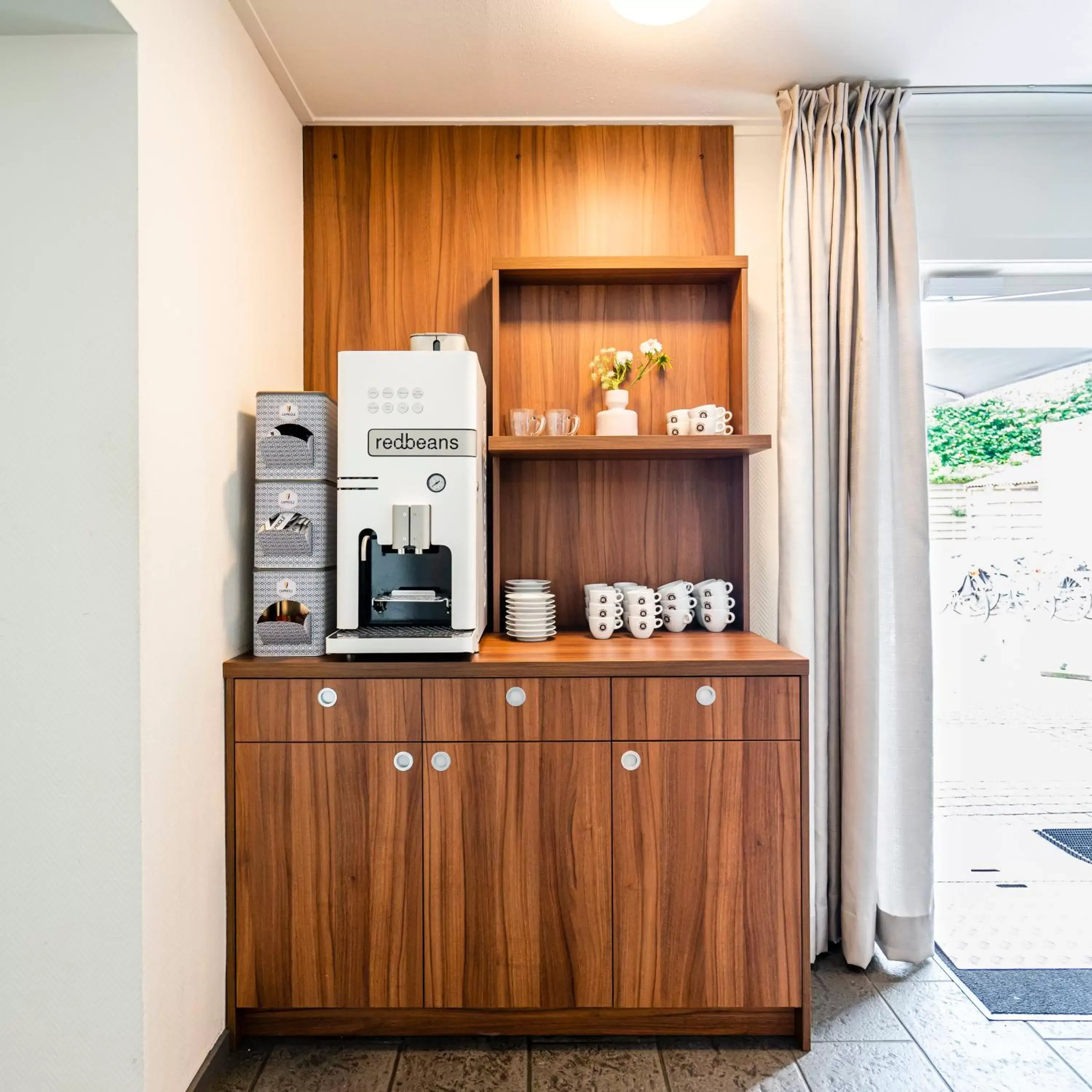 Coffee/tea facilities in Hotel Hulst