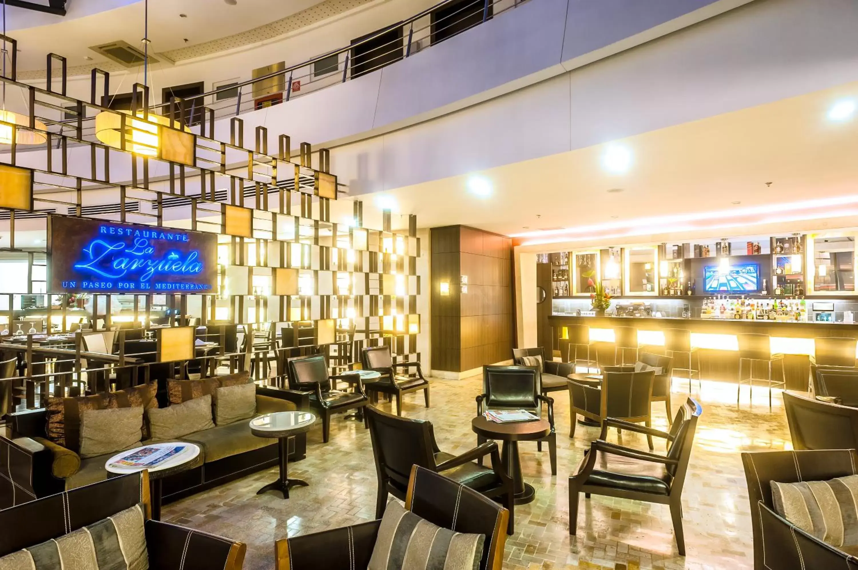 Restaurant/places to eat, Lounge/Bar in Hotel Spiwak Chipichape Cali