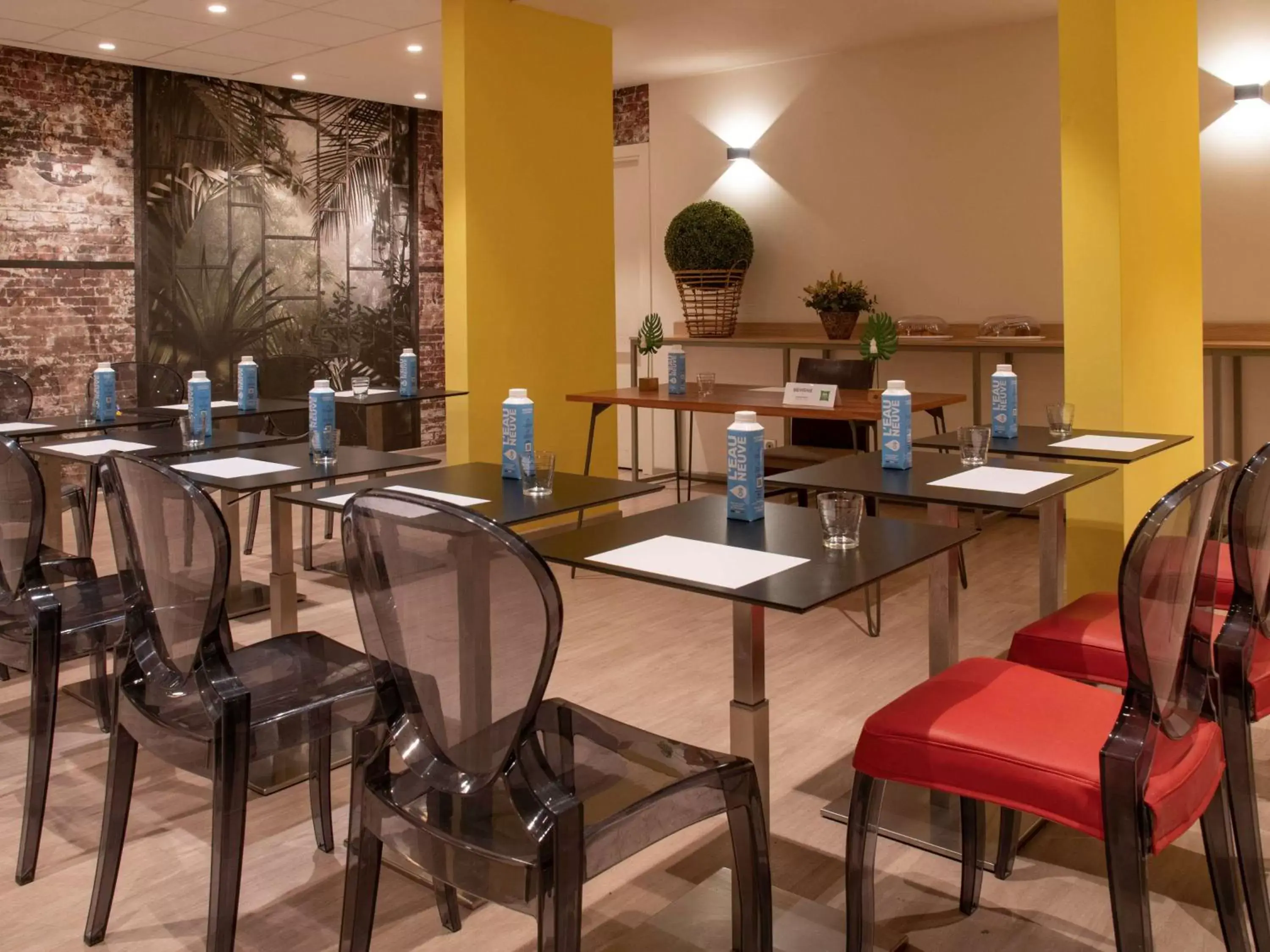 Sports, Restaurant/Places to Eat in ibis Styles Beaulieu sur Mer