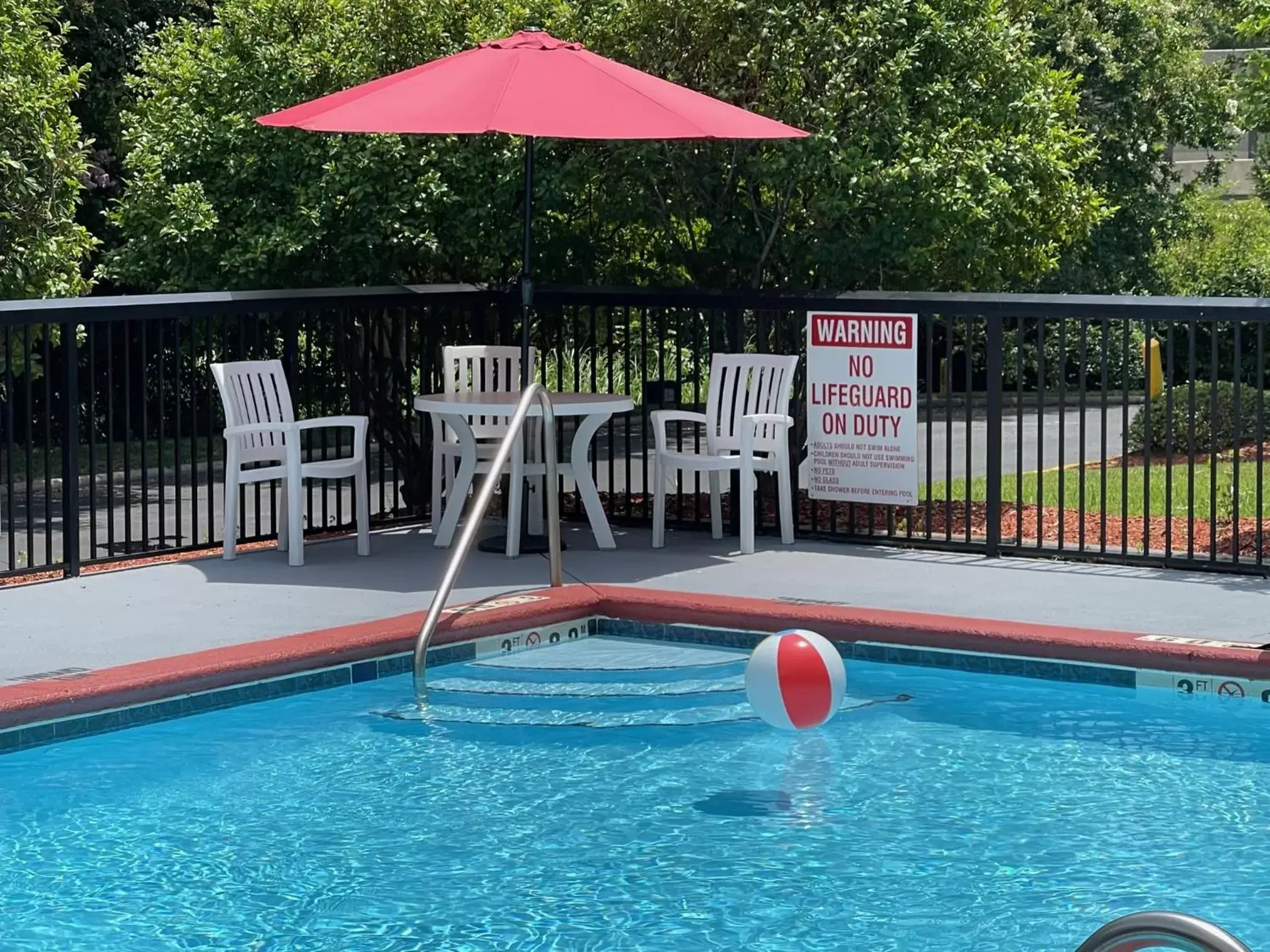 Swimming Pool in Comfort Suites Salisbury I-85