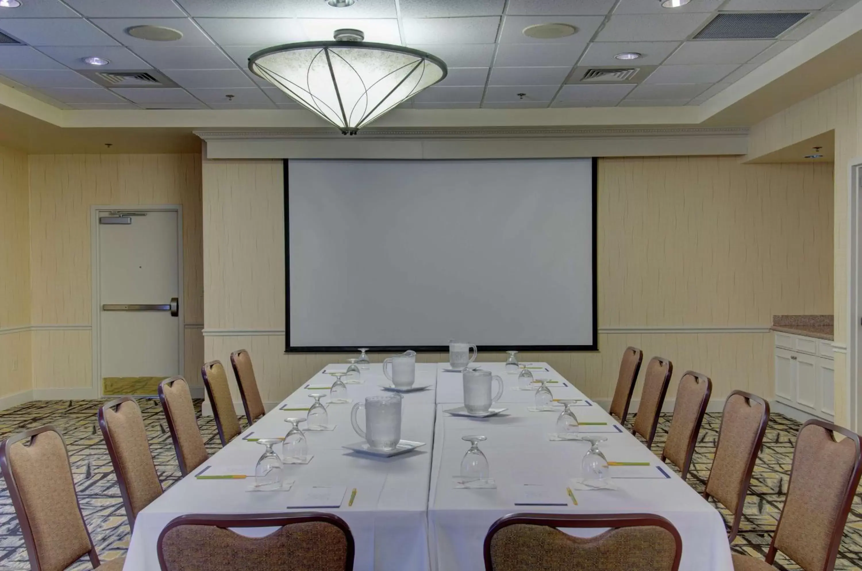 Meeting/conference room in Hilton Garden Inn Norwalk