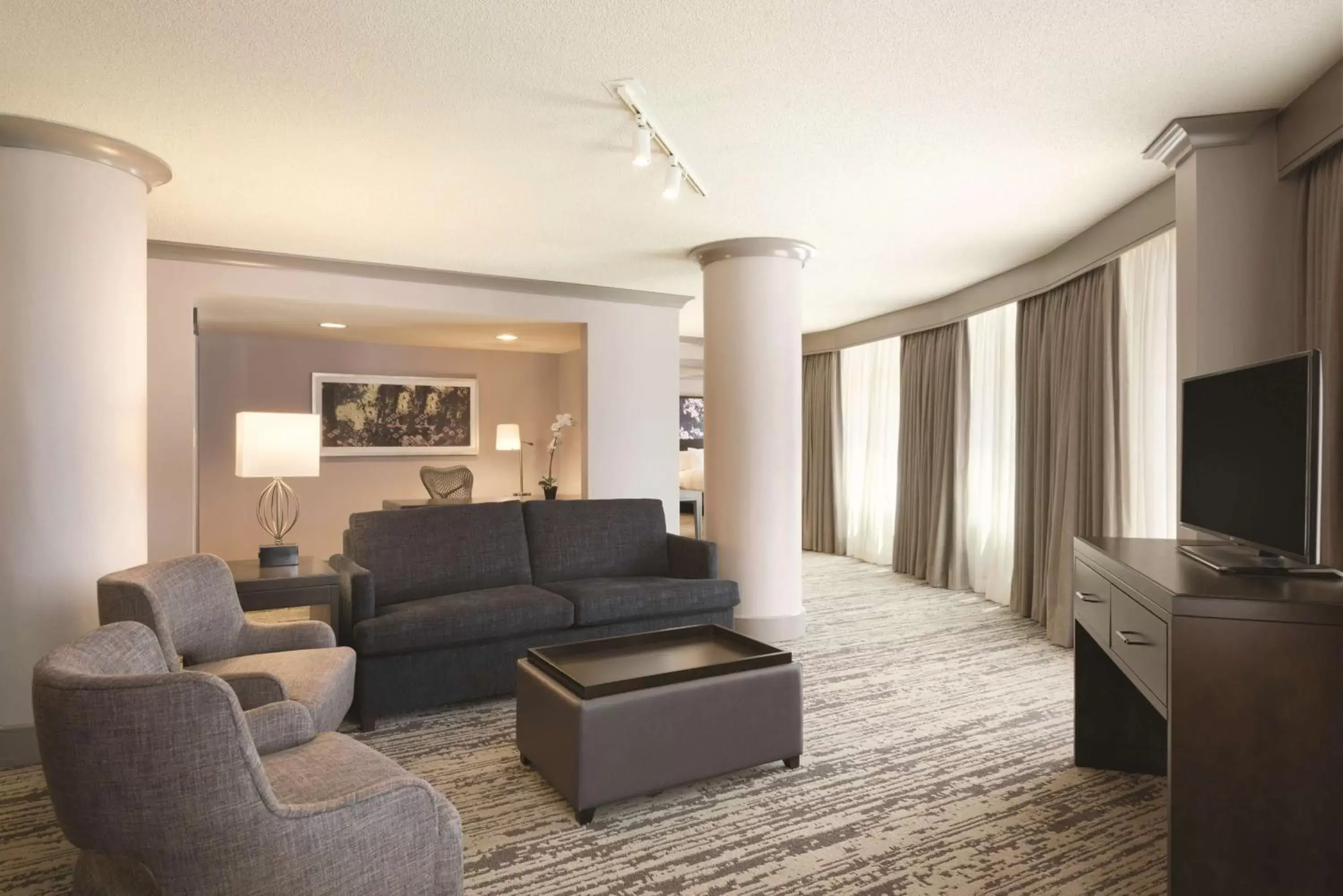 Living room, Seating Area in Embassy Suites by Hilton Atlanta at Centennial Olympic Park